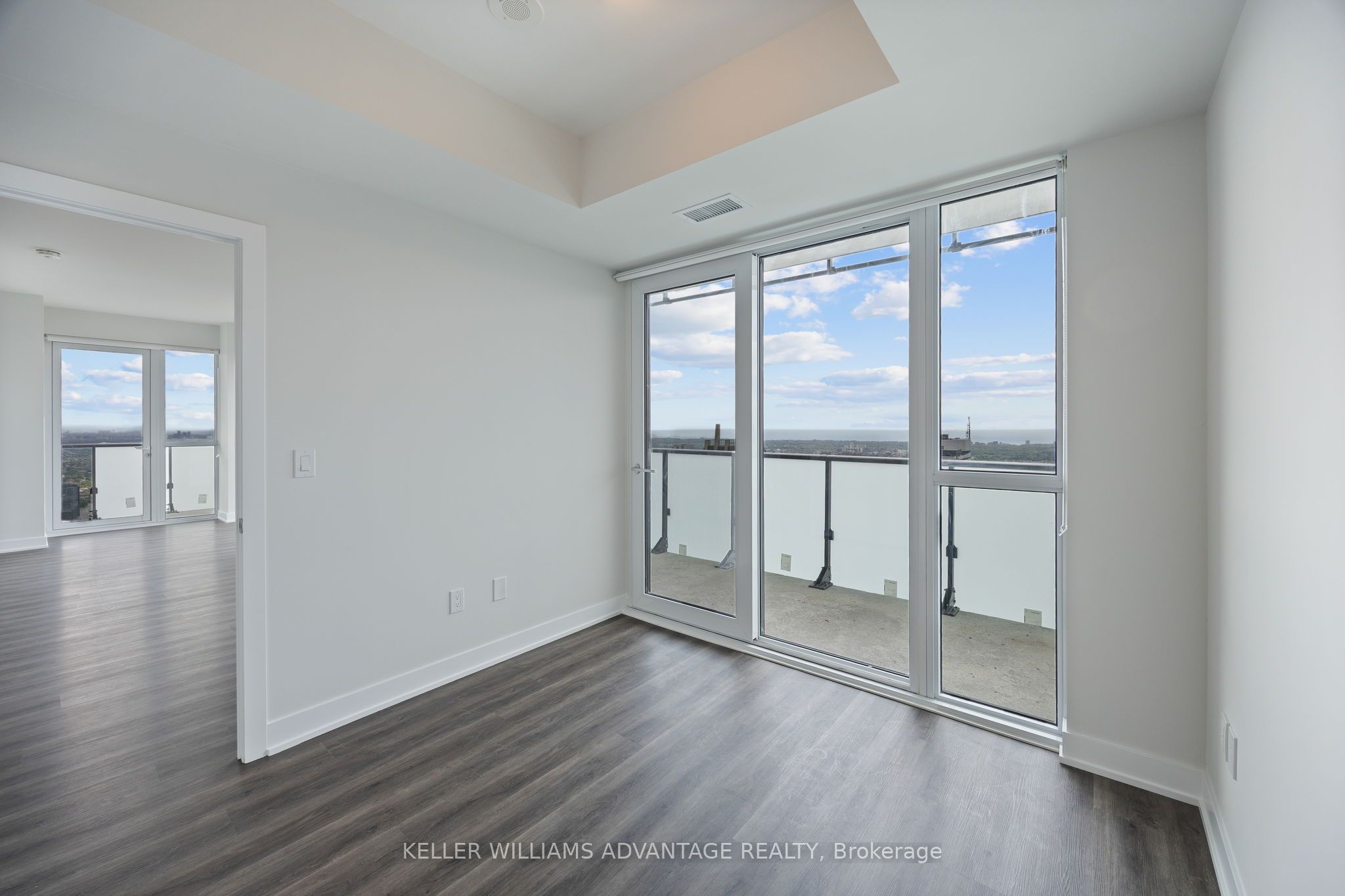 430 Square One Drive 4703 Property Photo 14