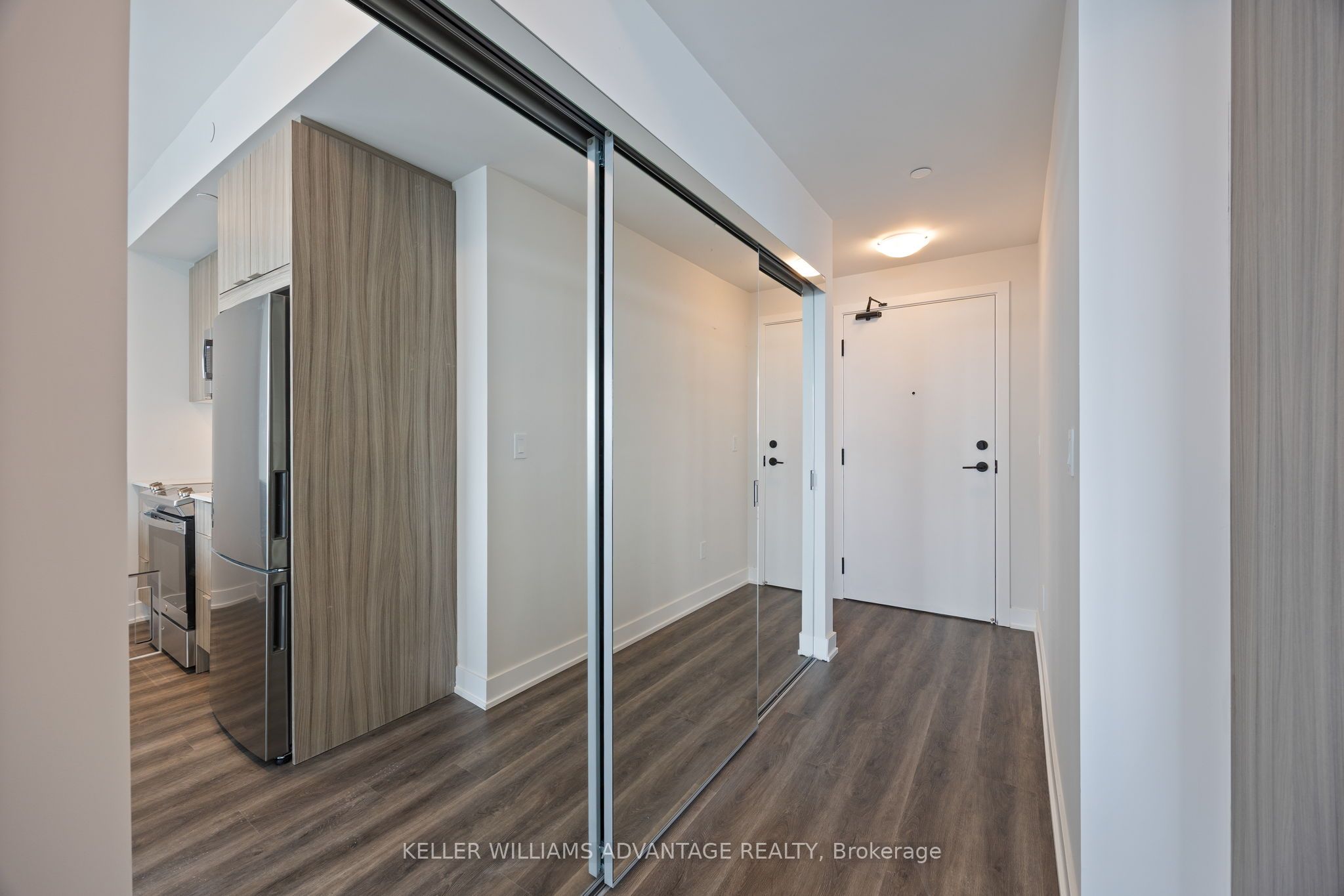 #4703 - 430 Square One Drive Property Photo 2