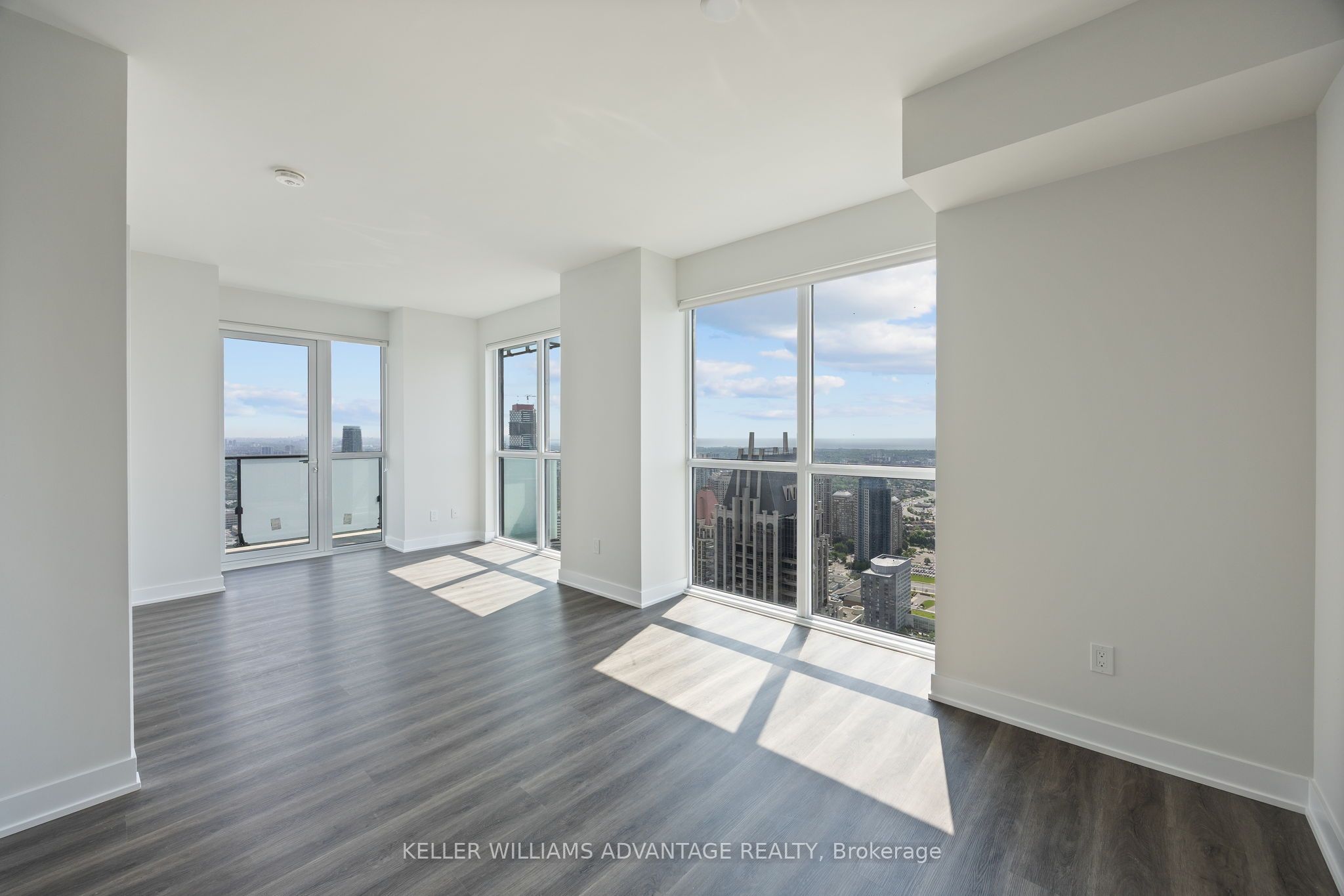 #4703 - 430 Square One Drive Property Photo 3