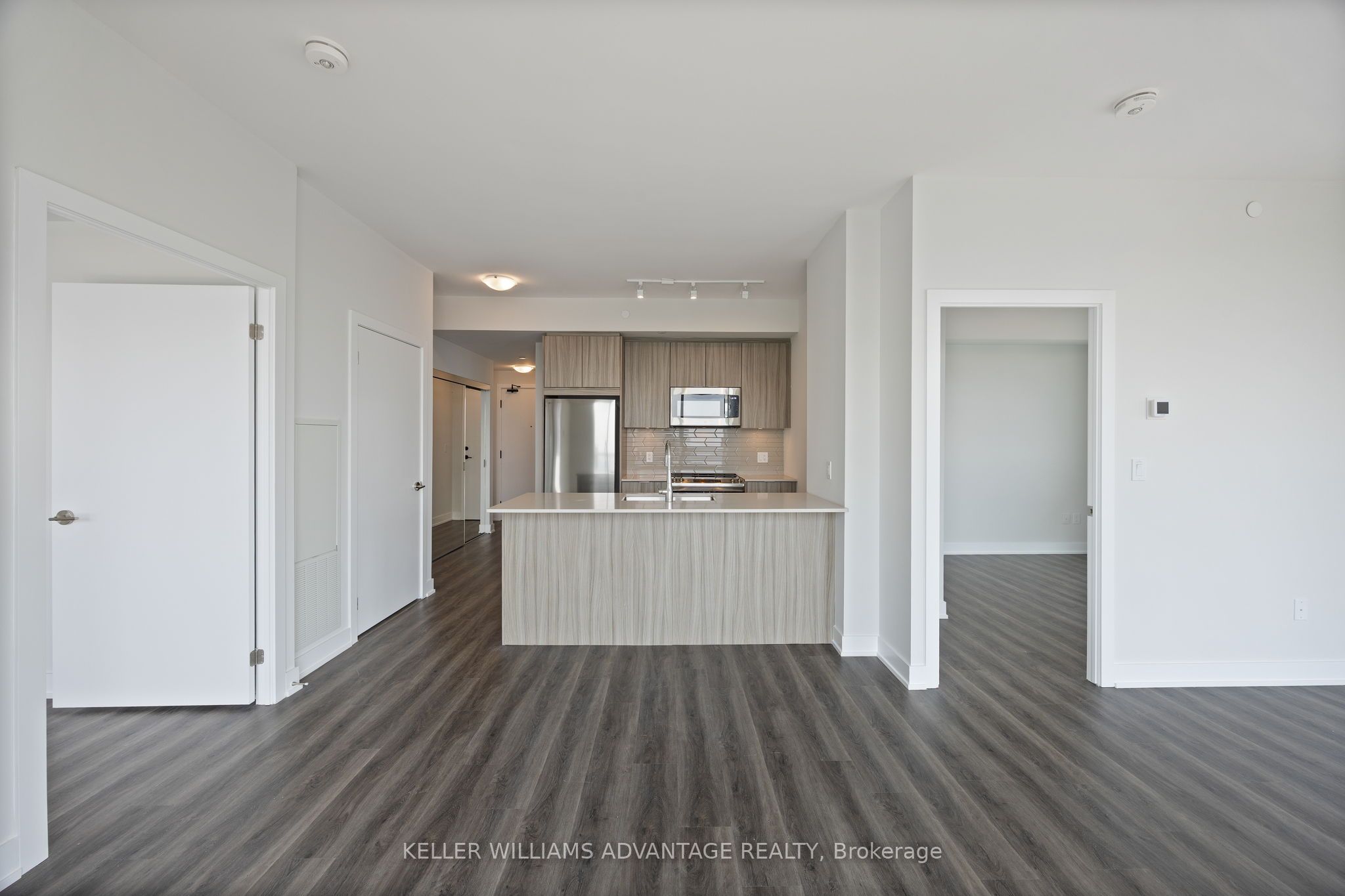 #4703 - 430 Square One Drive Property Photo 5