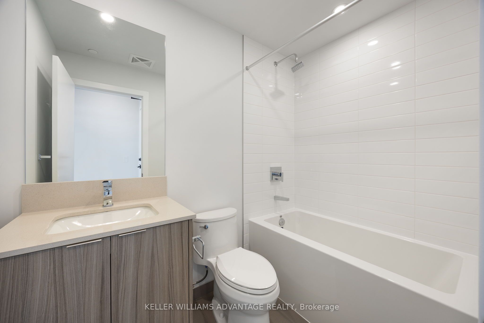#4703 - 430 Square One Drive Property Photo 28