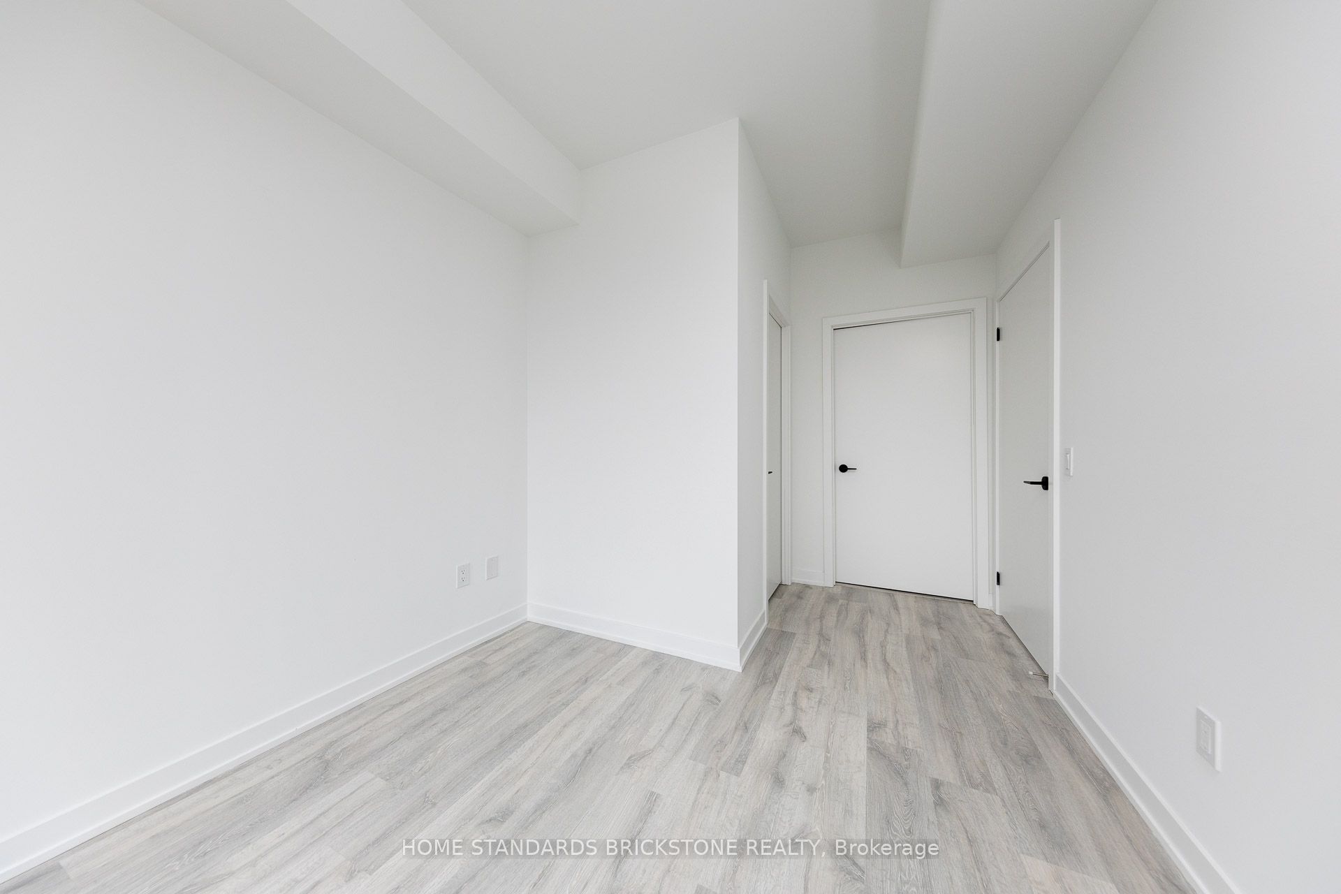 220 Missinnihe Way 1012 Property Photo 13