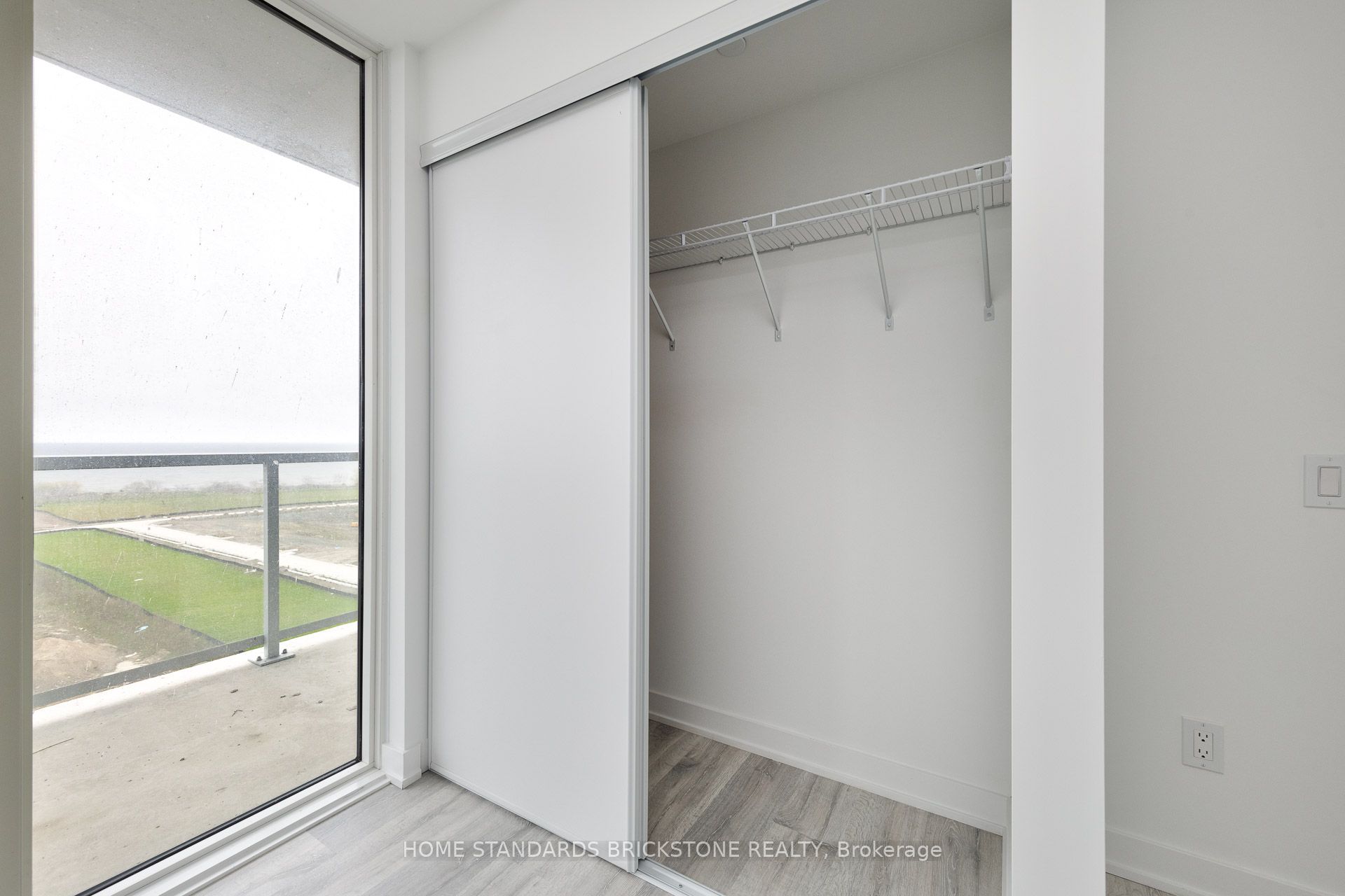 220 Missinnihe Way 1012 Property Photo 19