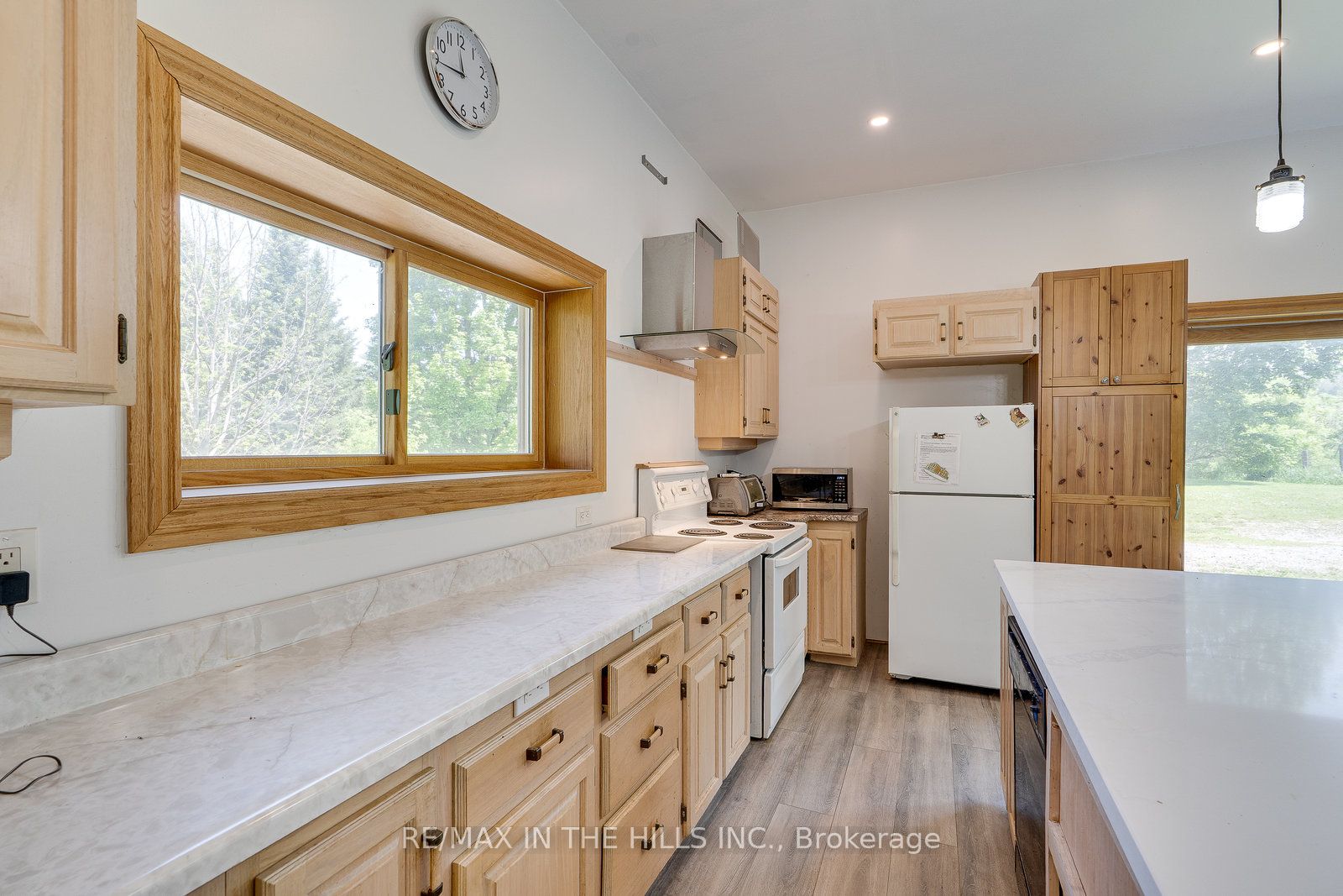 20643 Kennedy Road Property Photo 8