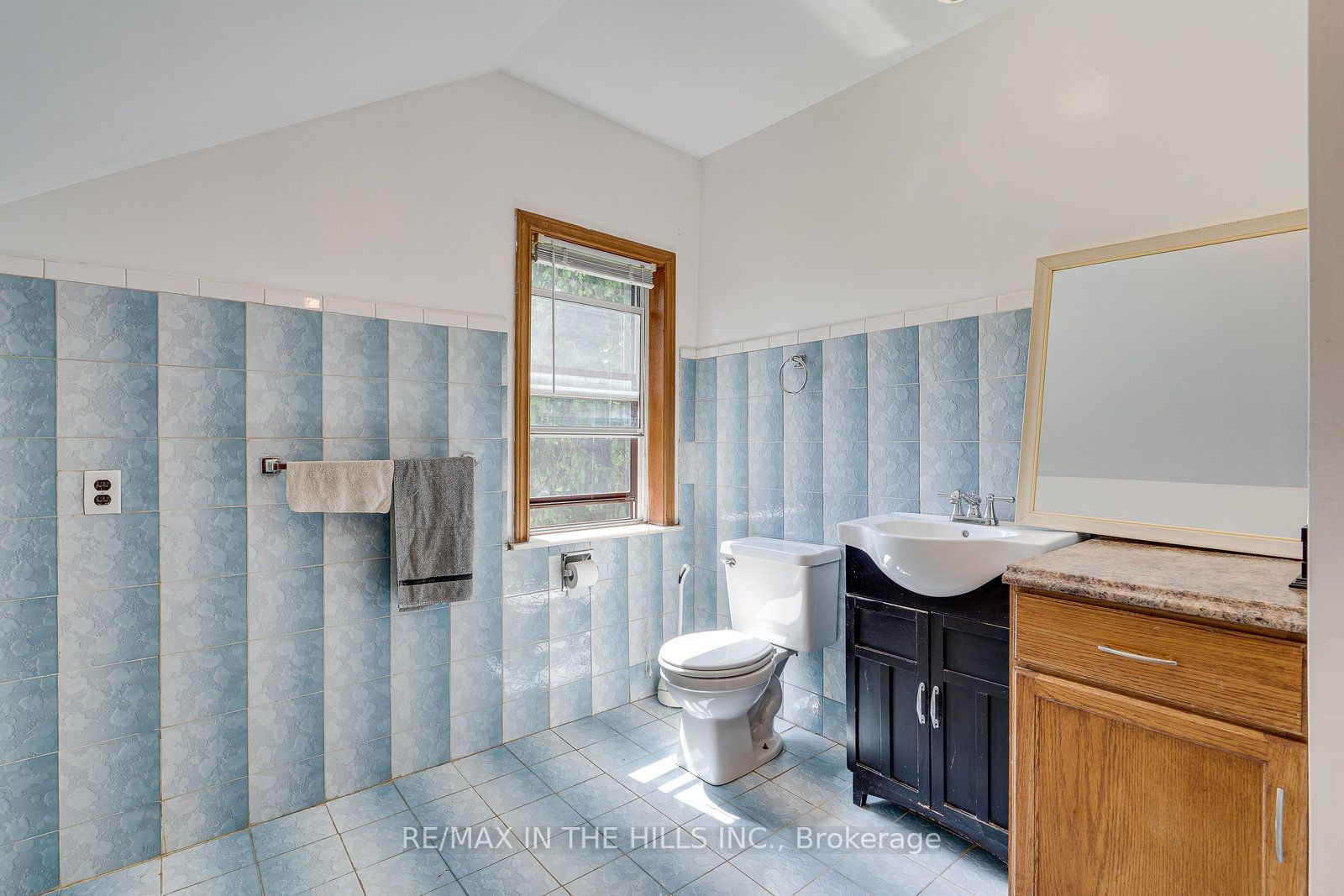 20643 Kennedy Road Property Photo 18