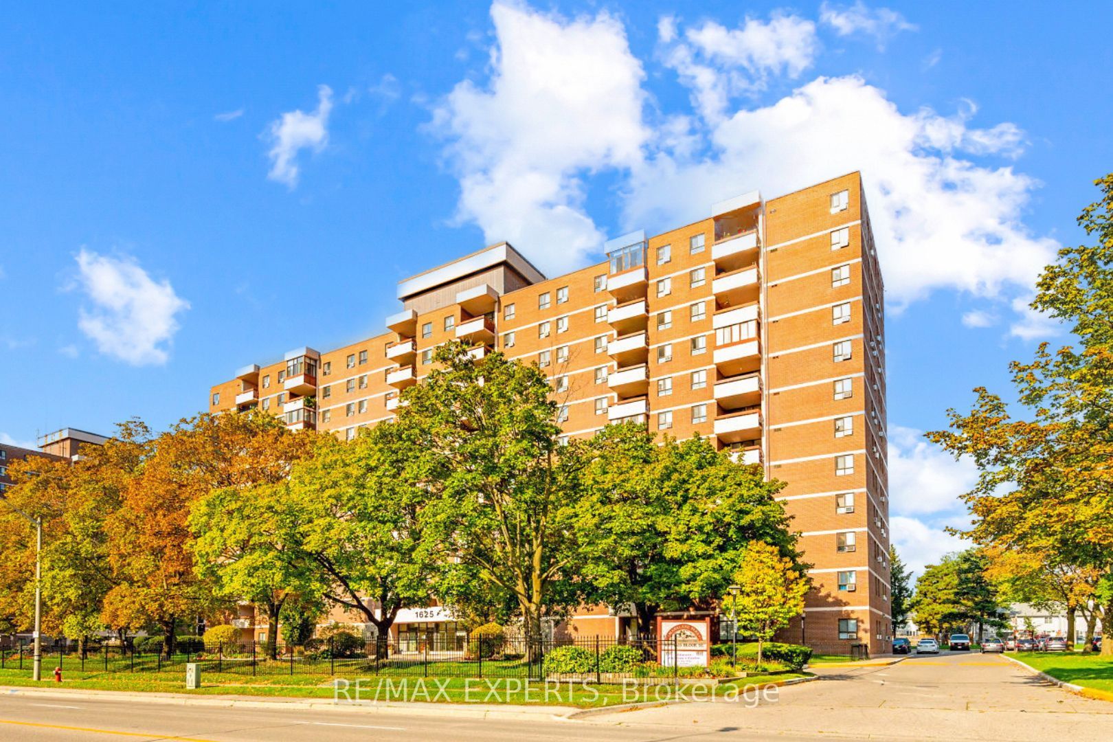 1625 Bloor Street 924 Property Photo 1