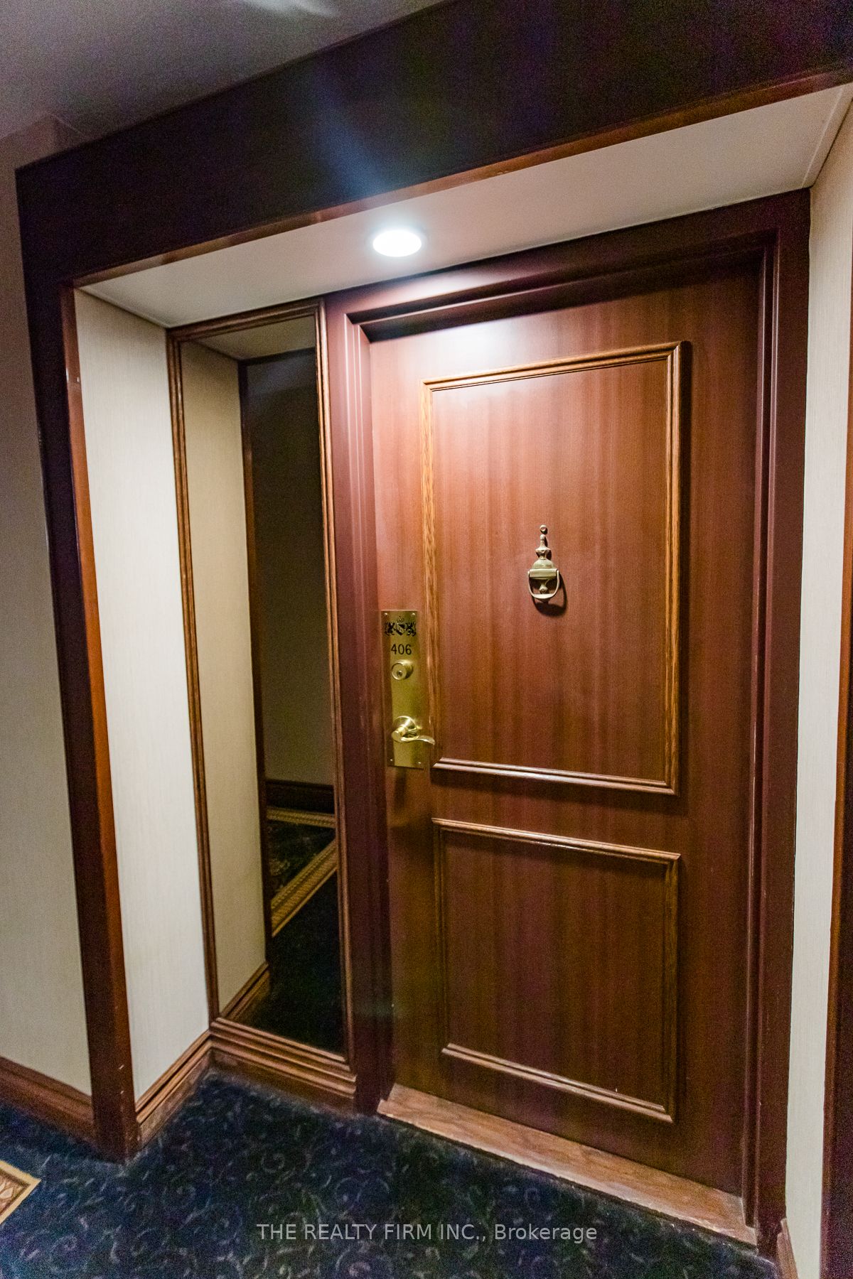 100 County Court Boulevard 406 Property Photo 5