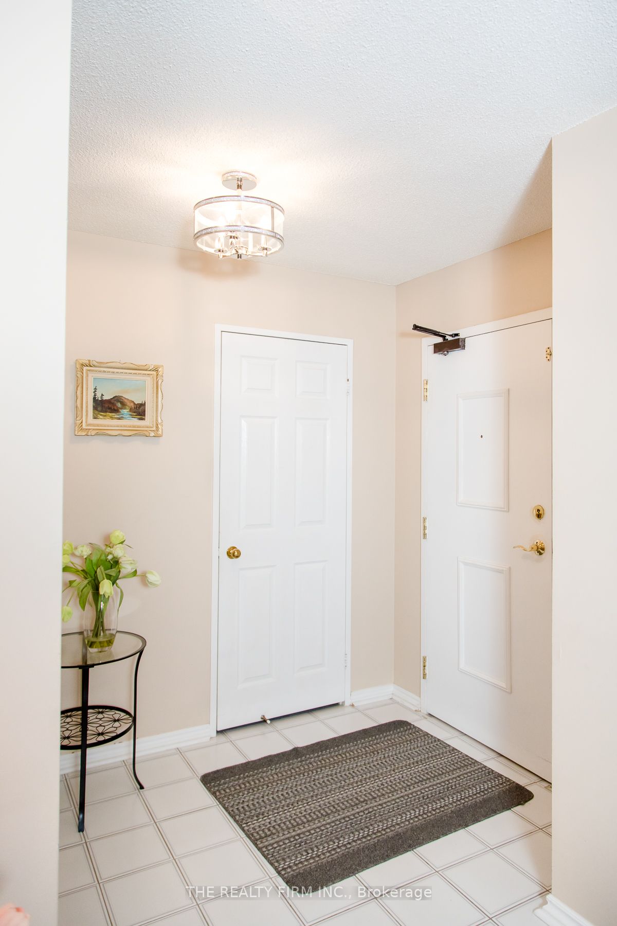 100 County Court Boulevard 406 Property Photo 7