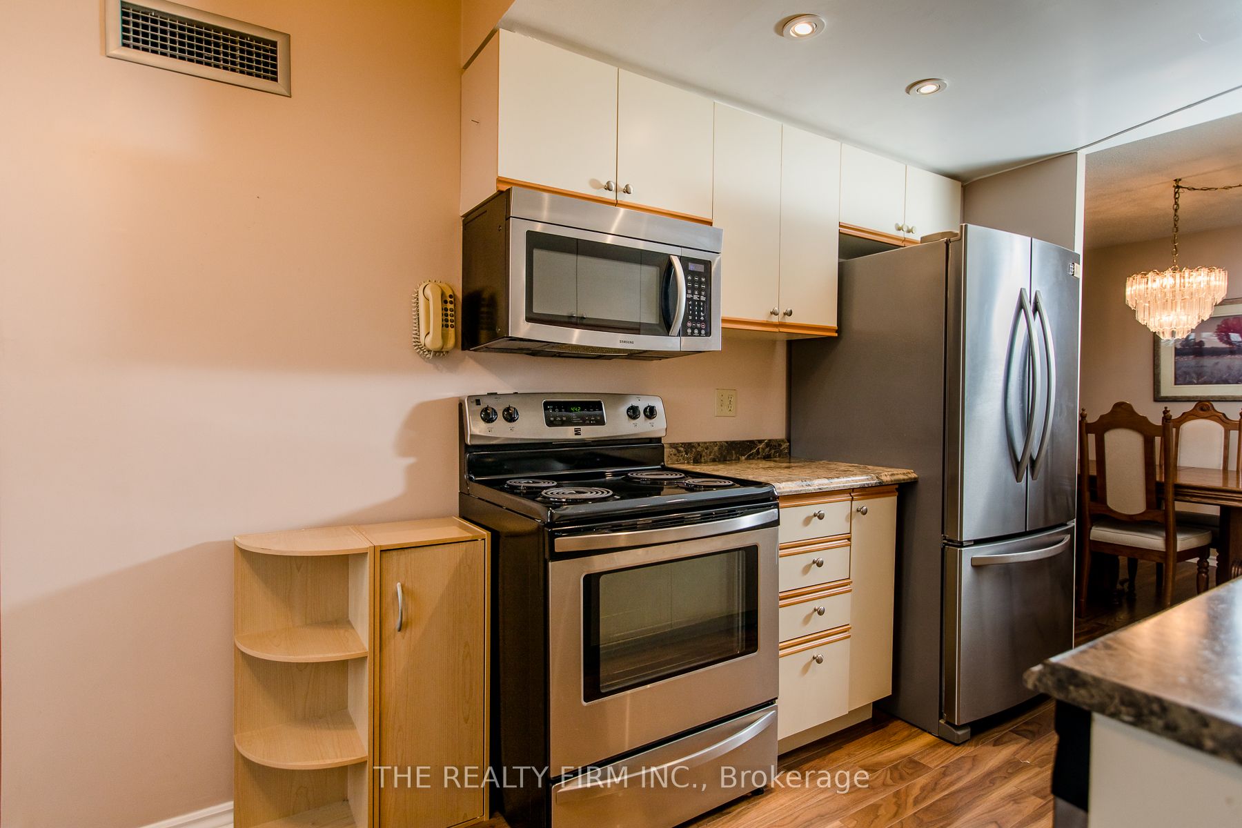 100 County Court Boulevard 406 Property Photo 17