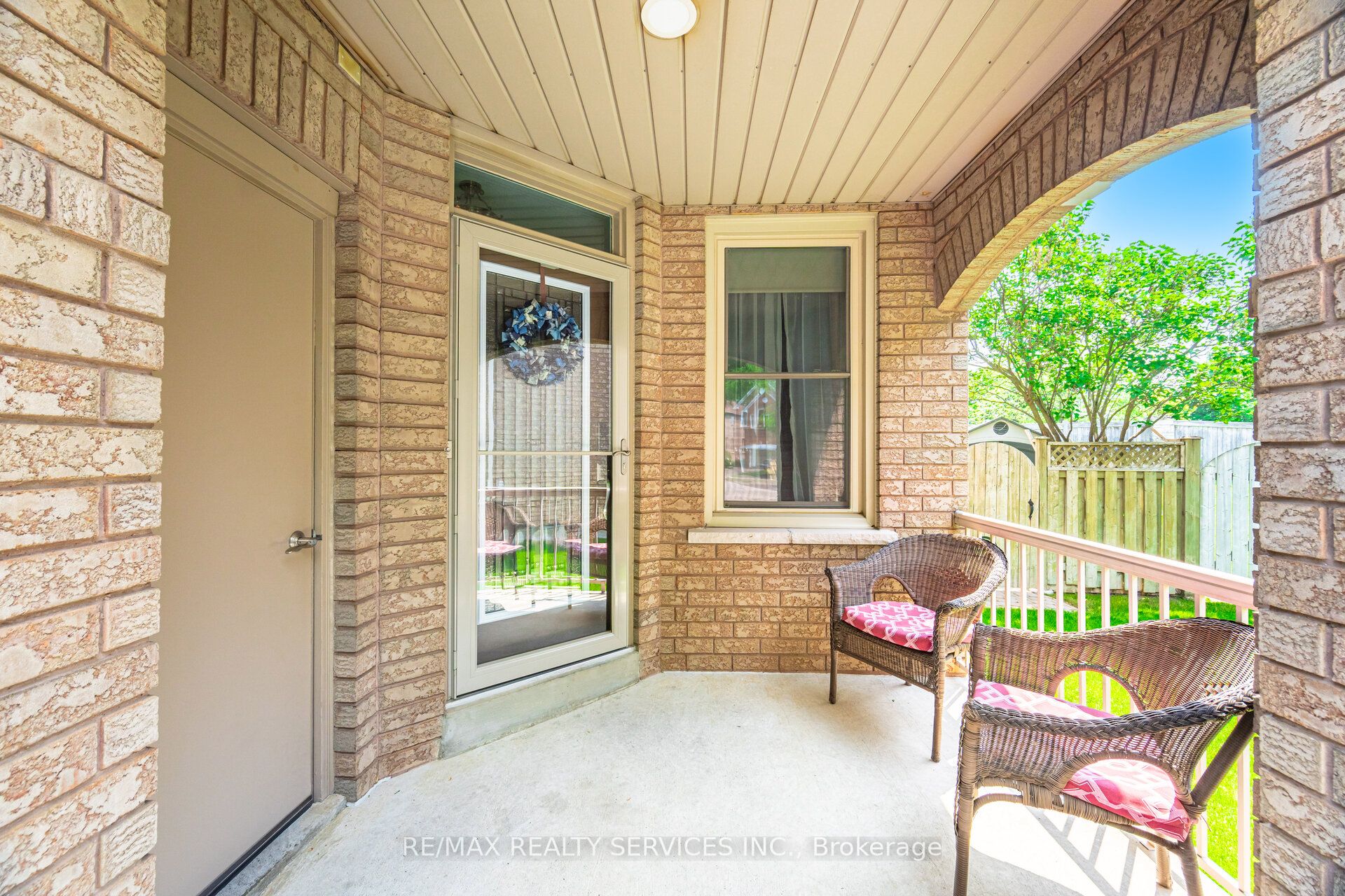 8 Inwood Place Property Photo 3