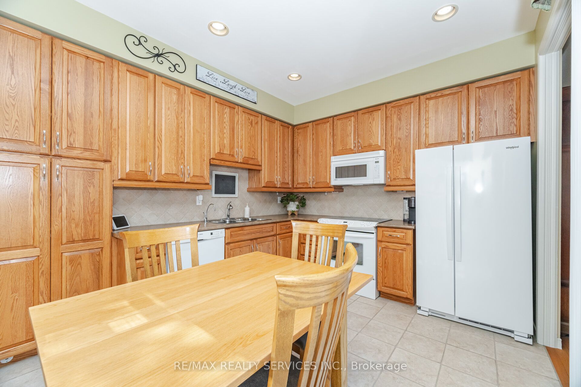 8 Inwood Place Property Photo 14
