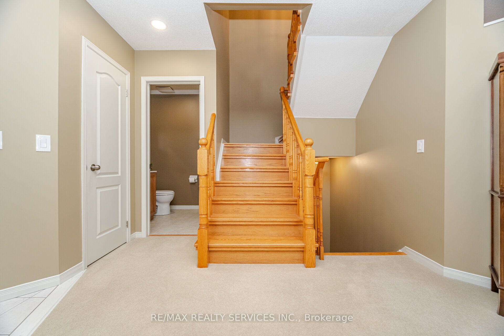8 Inwood Place Property Photo 16