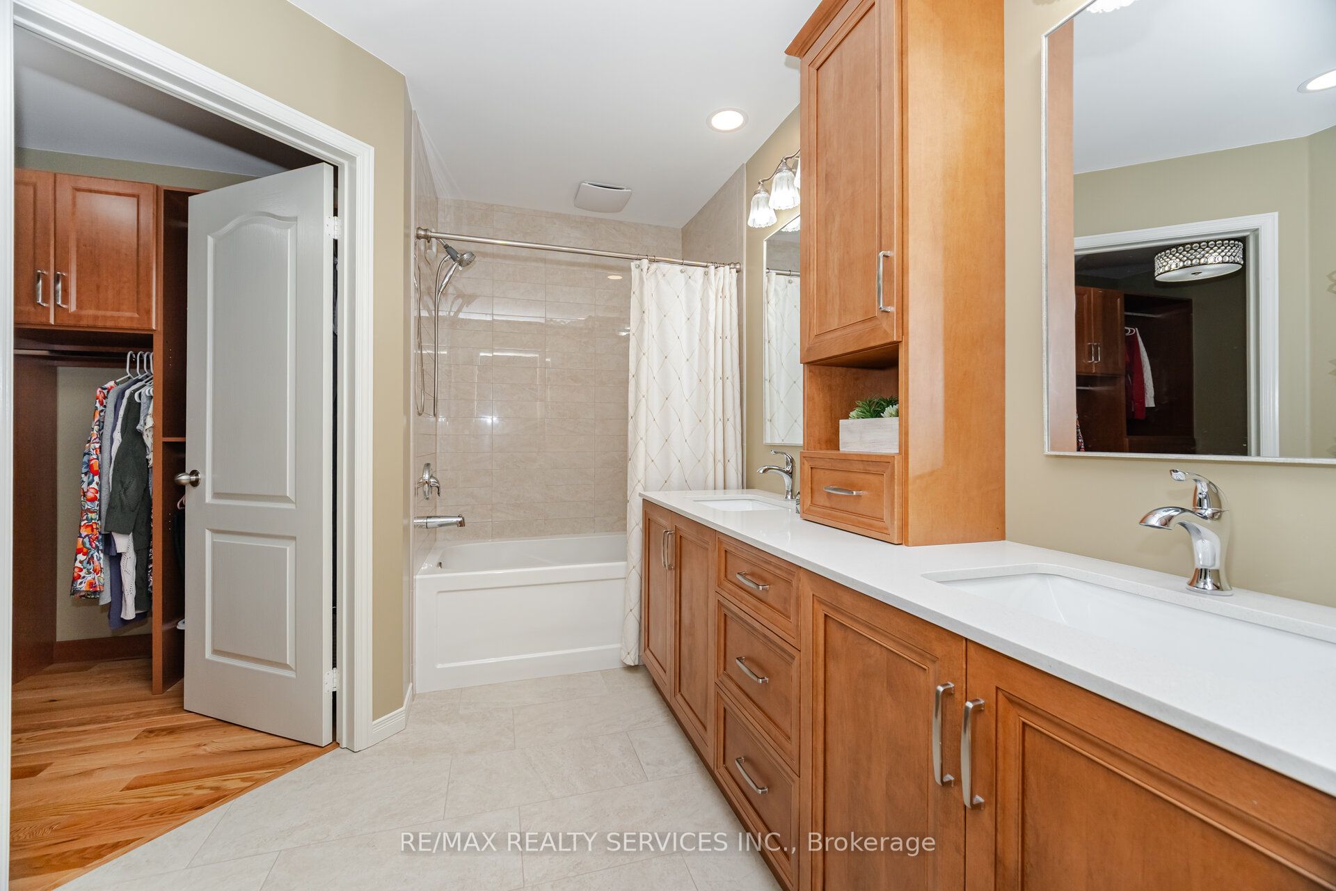 8 Inwood Place Property Photo 20