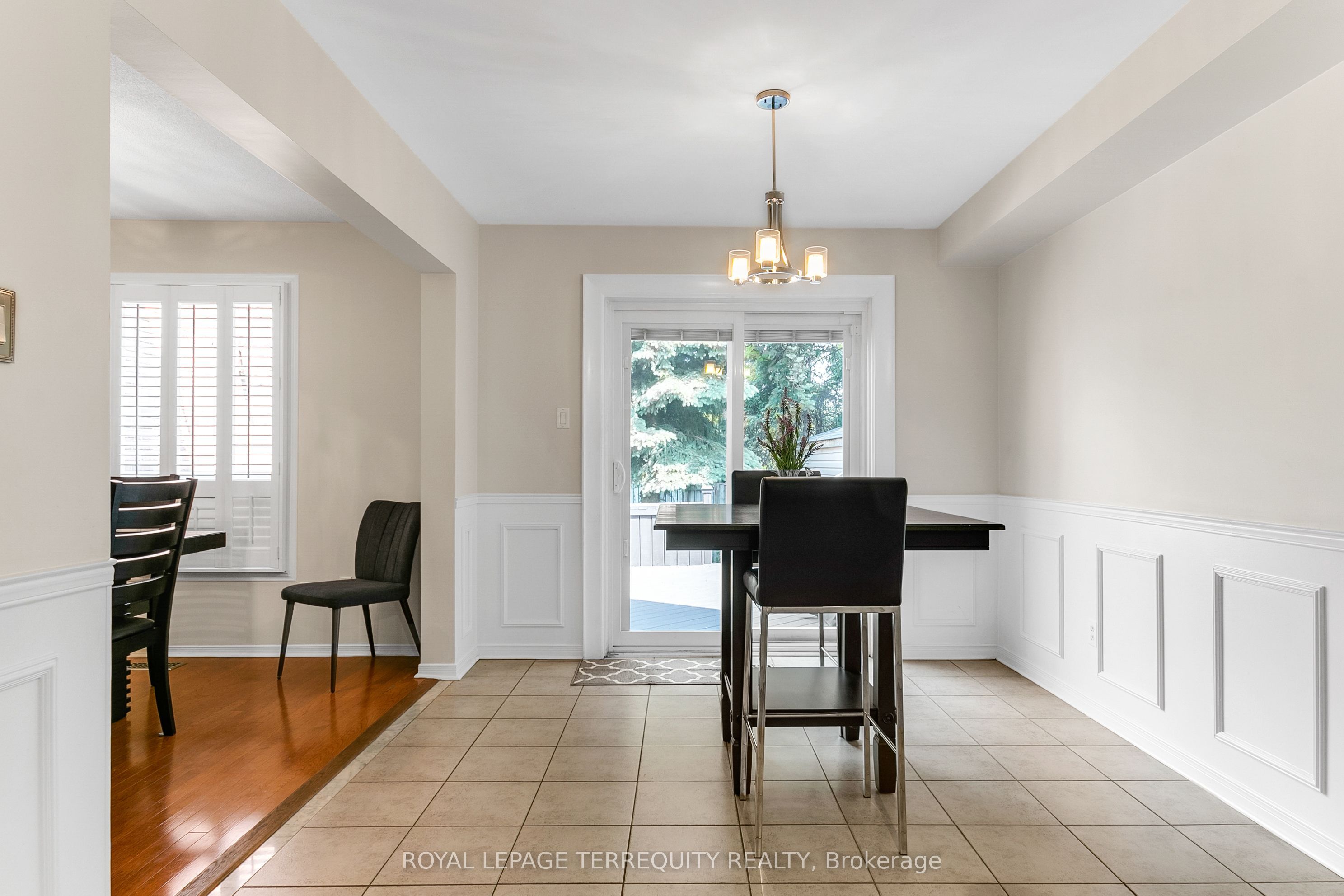 372 Queens Drive Property Photo 15