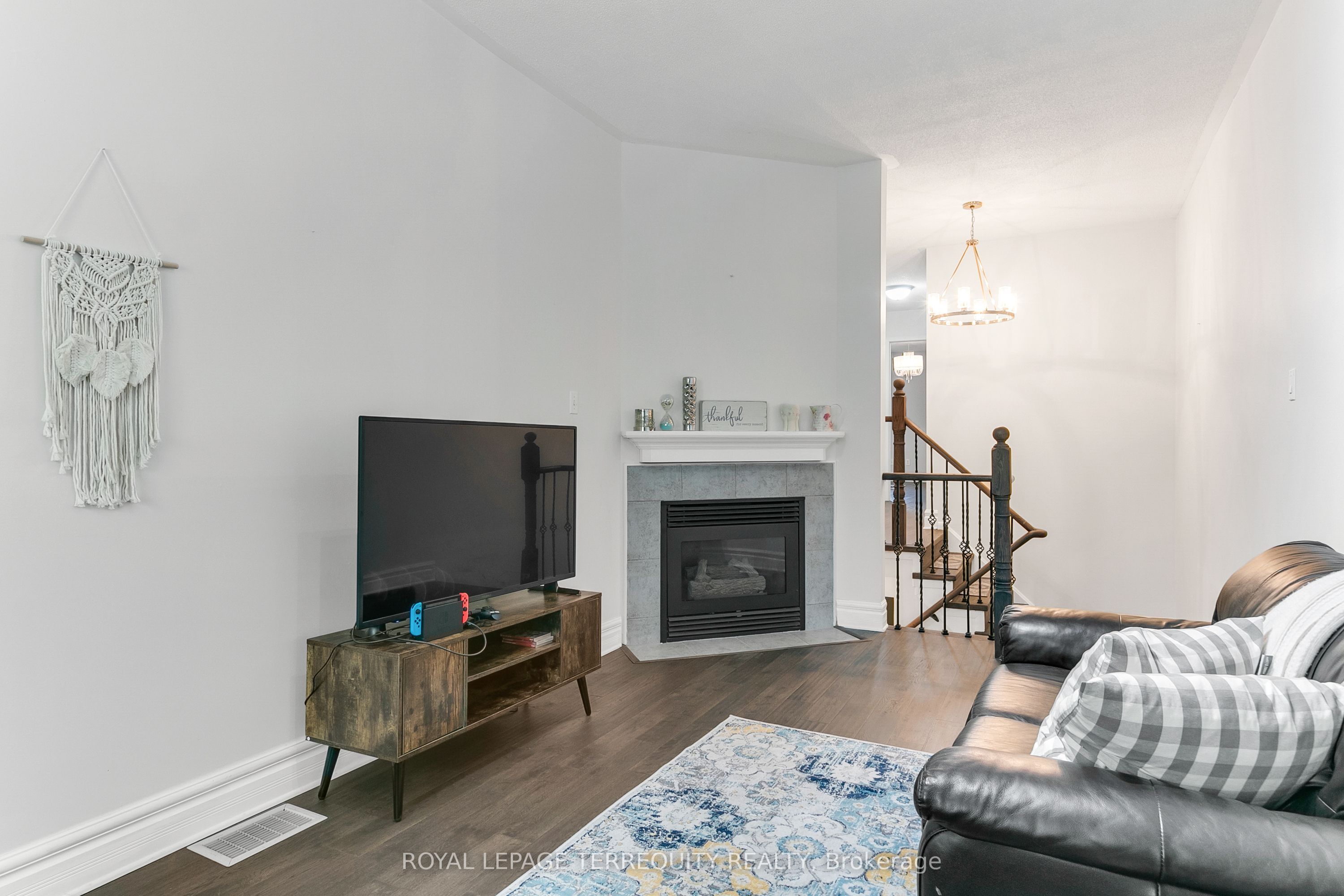 372 Queens Drive Property Photo 17