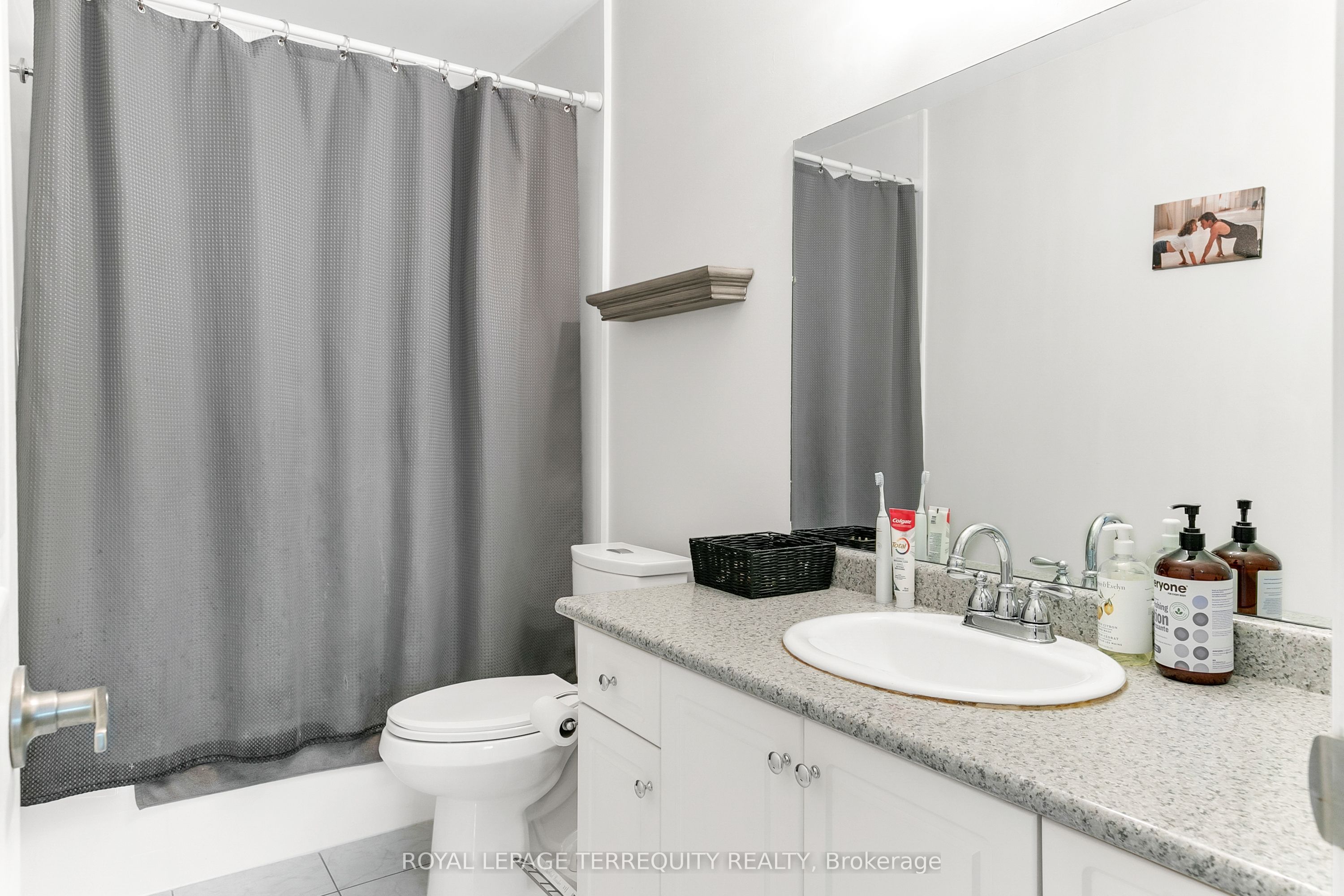372 Queens Drive Property Photo 23