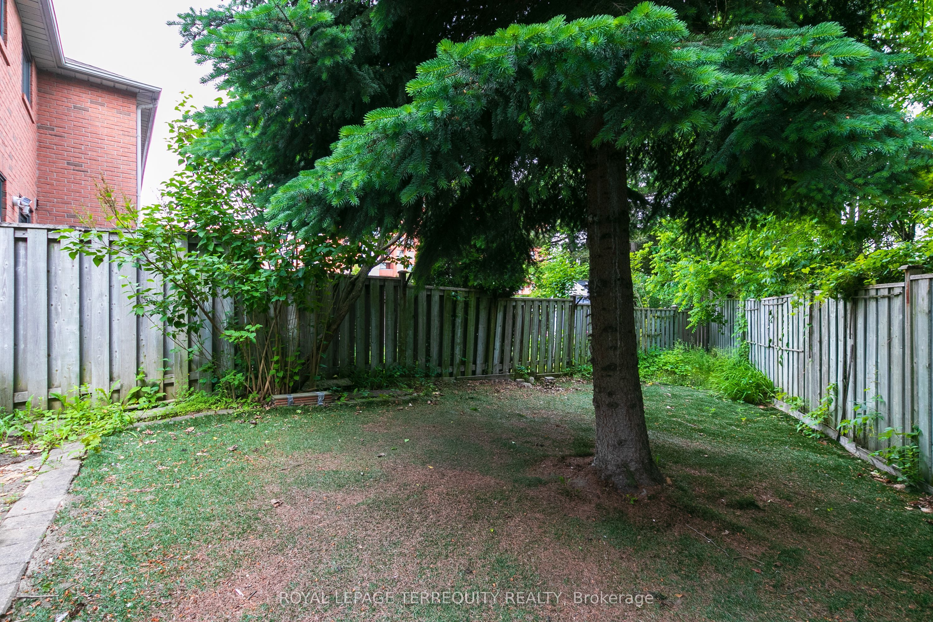 372 Queens Drive Property Photo 32