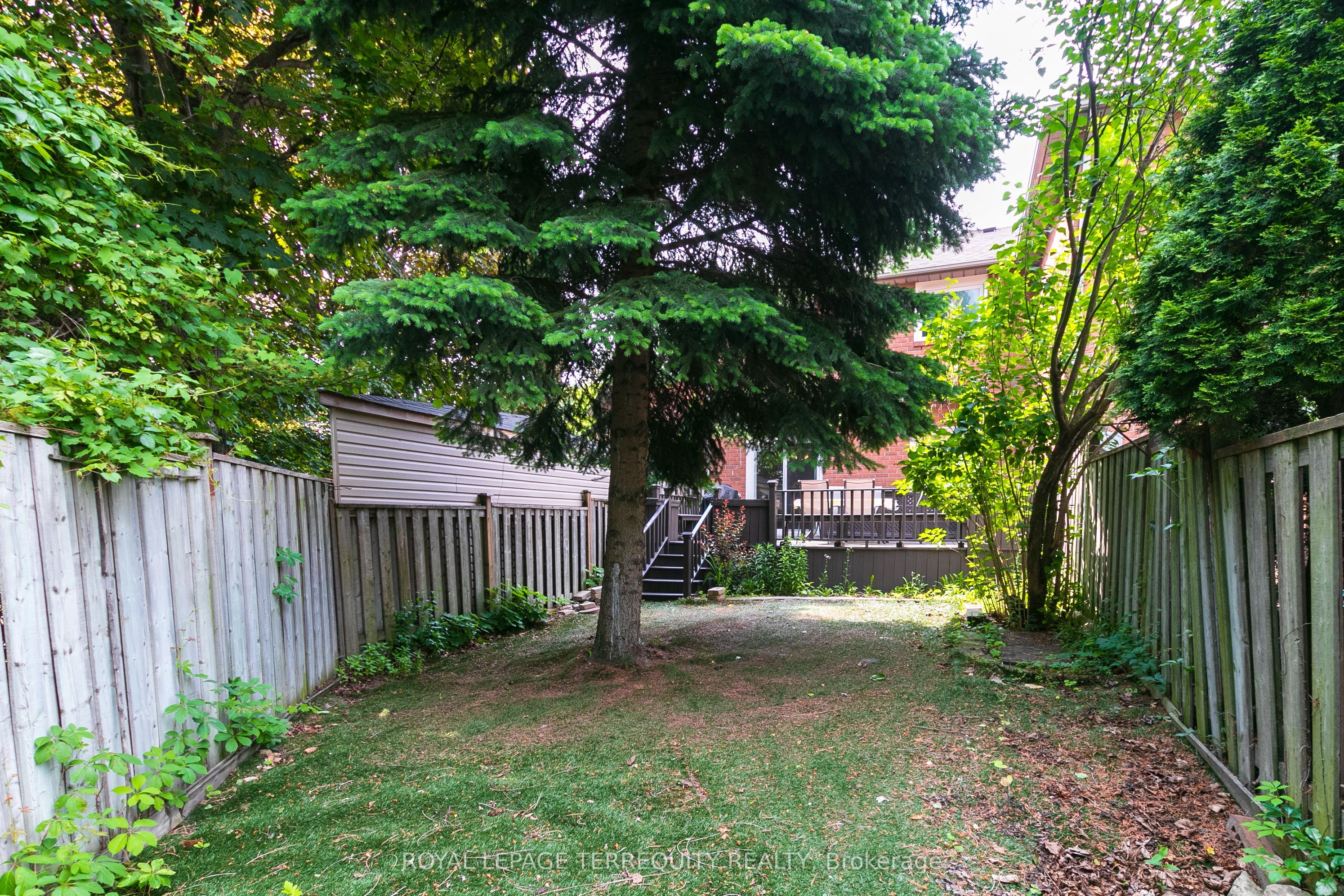 372 Queens Drive Property Photo 33