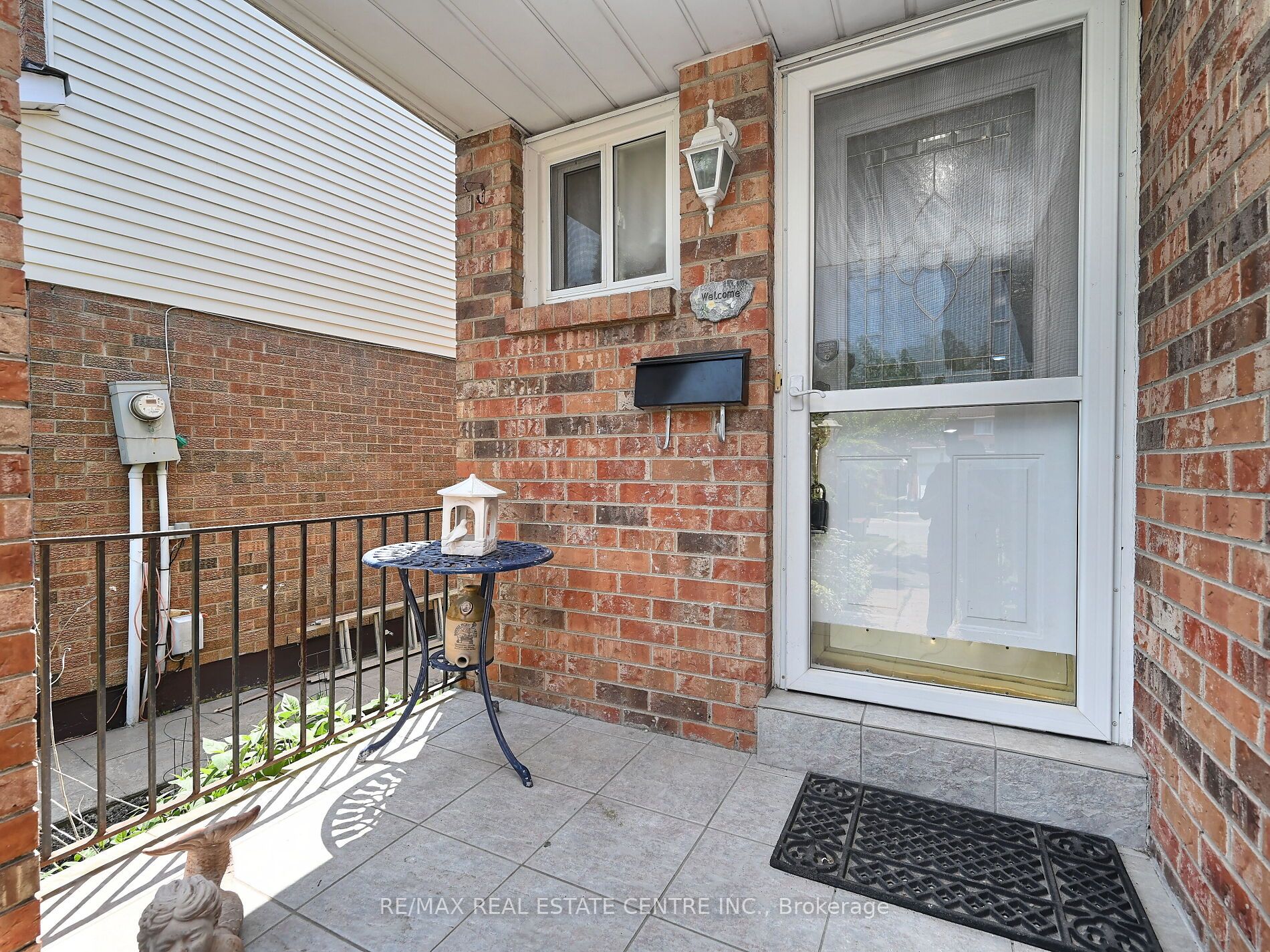 8 Stephensen Court Property Photo 4
