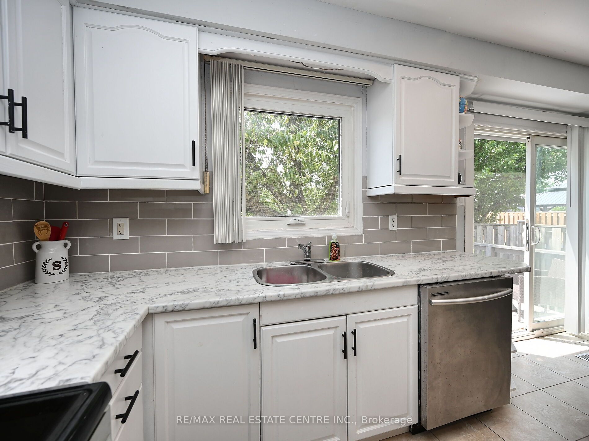 8 Stephensen Court Property Photo 18