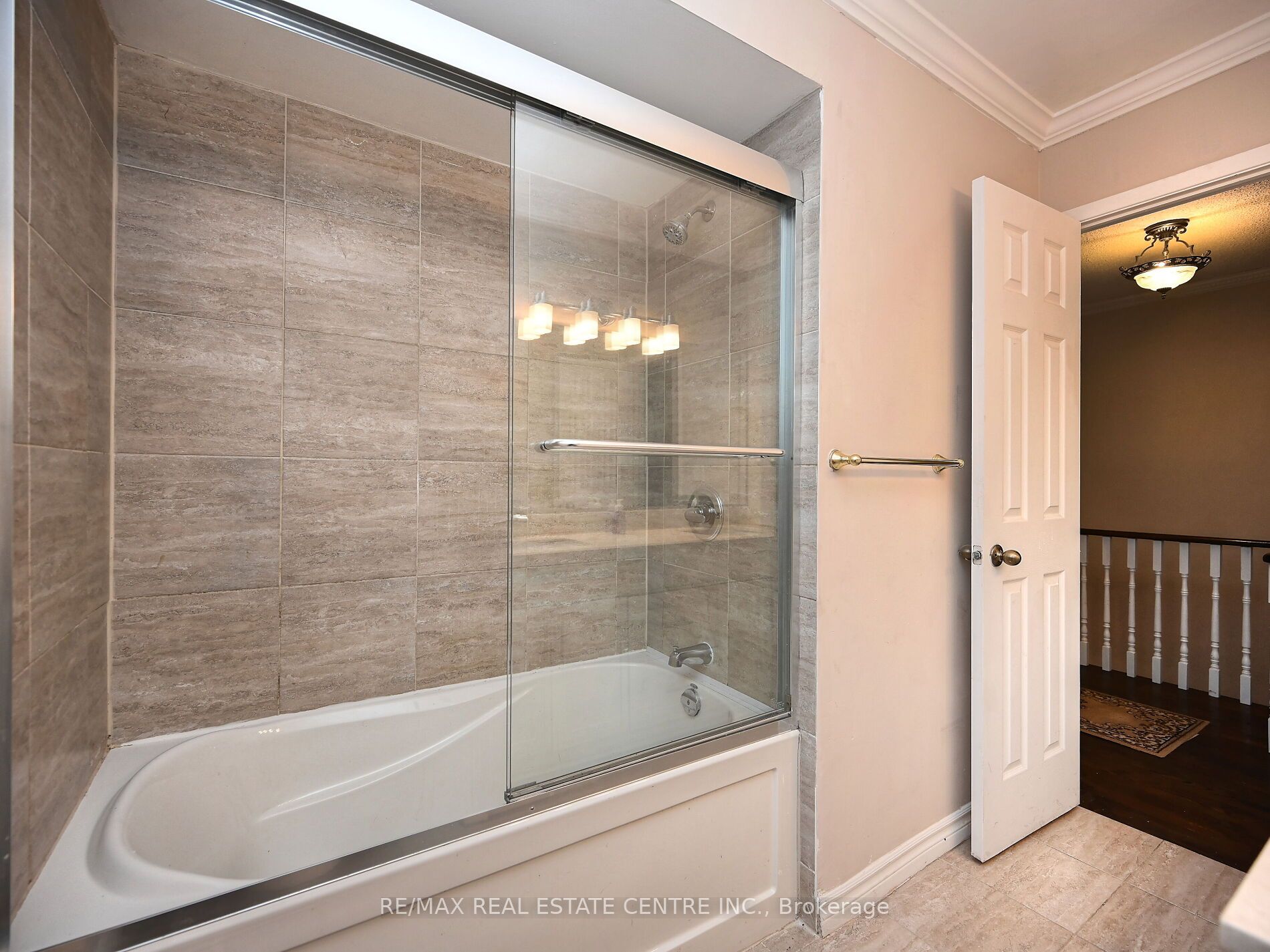 8 Stephensen Court Property Photo 32