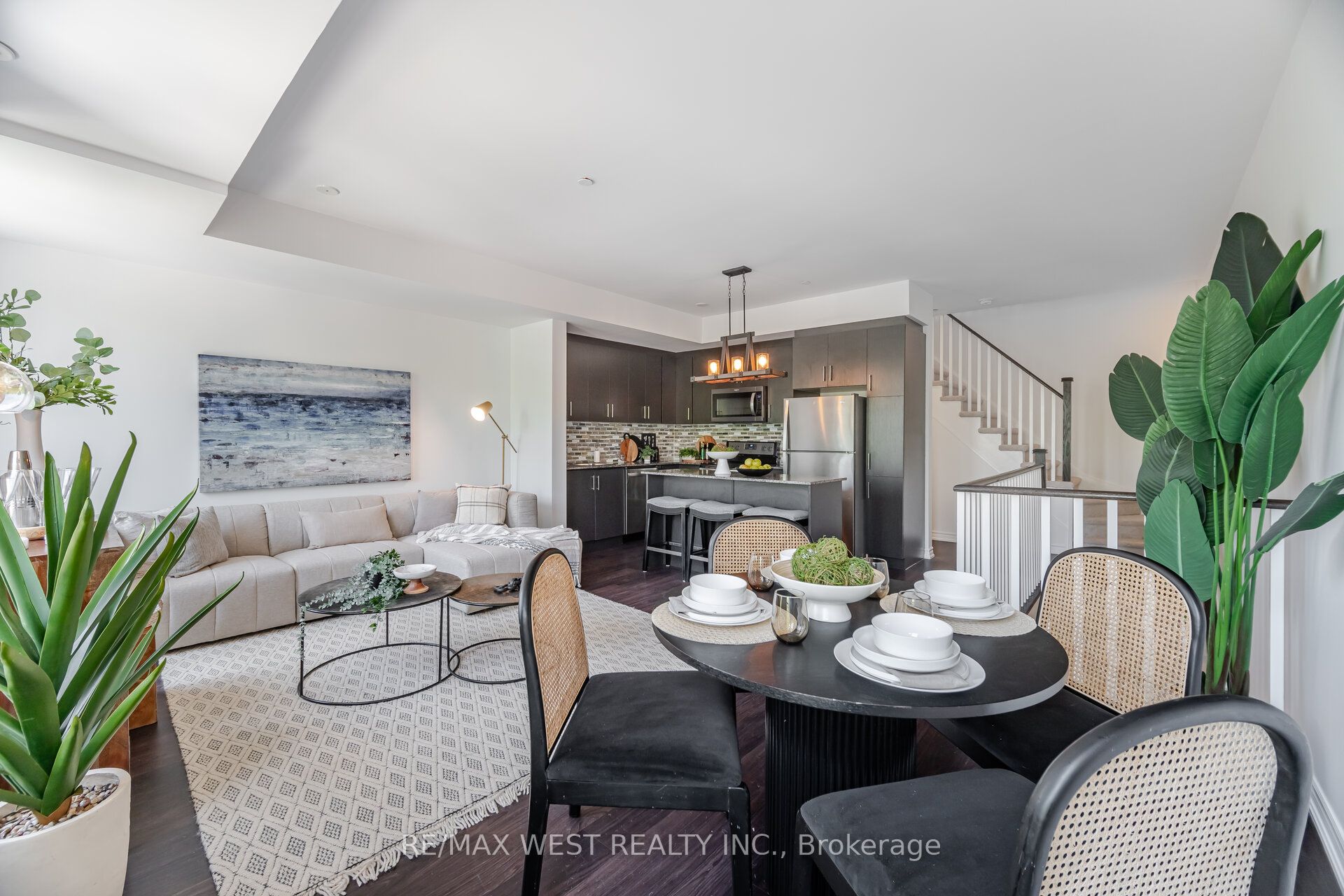 #4 - 150 Long Branch Avenue Property Photo 1