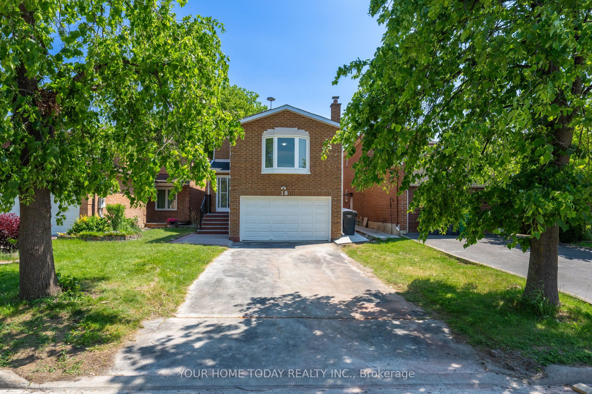 18 Alabaster Drive Property Photo 1