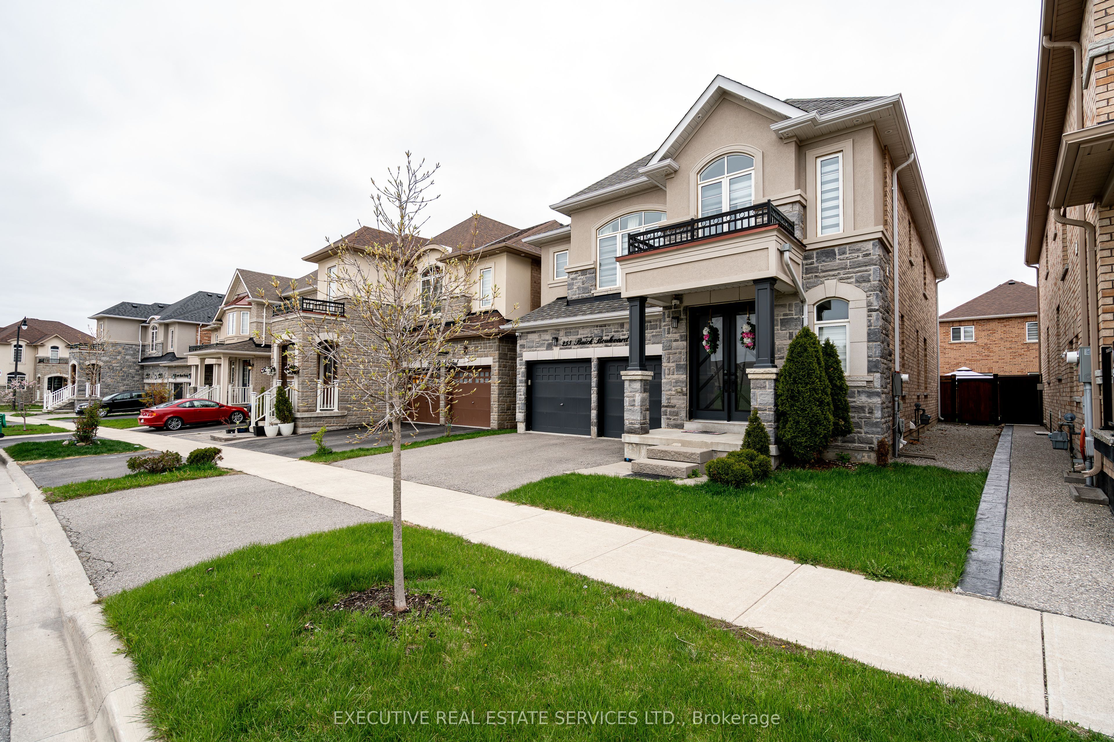 255 Buick Blvd Property Photo 1