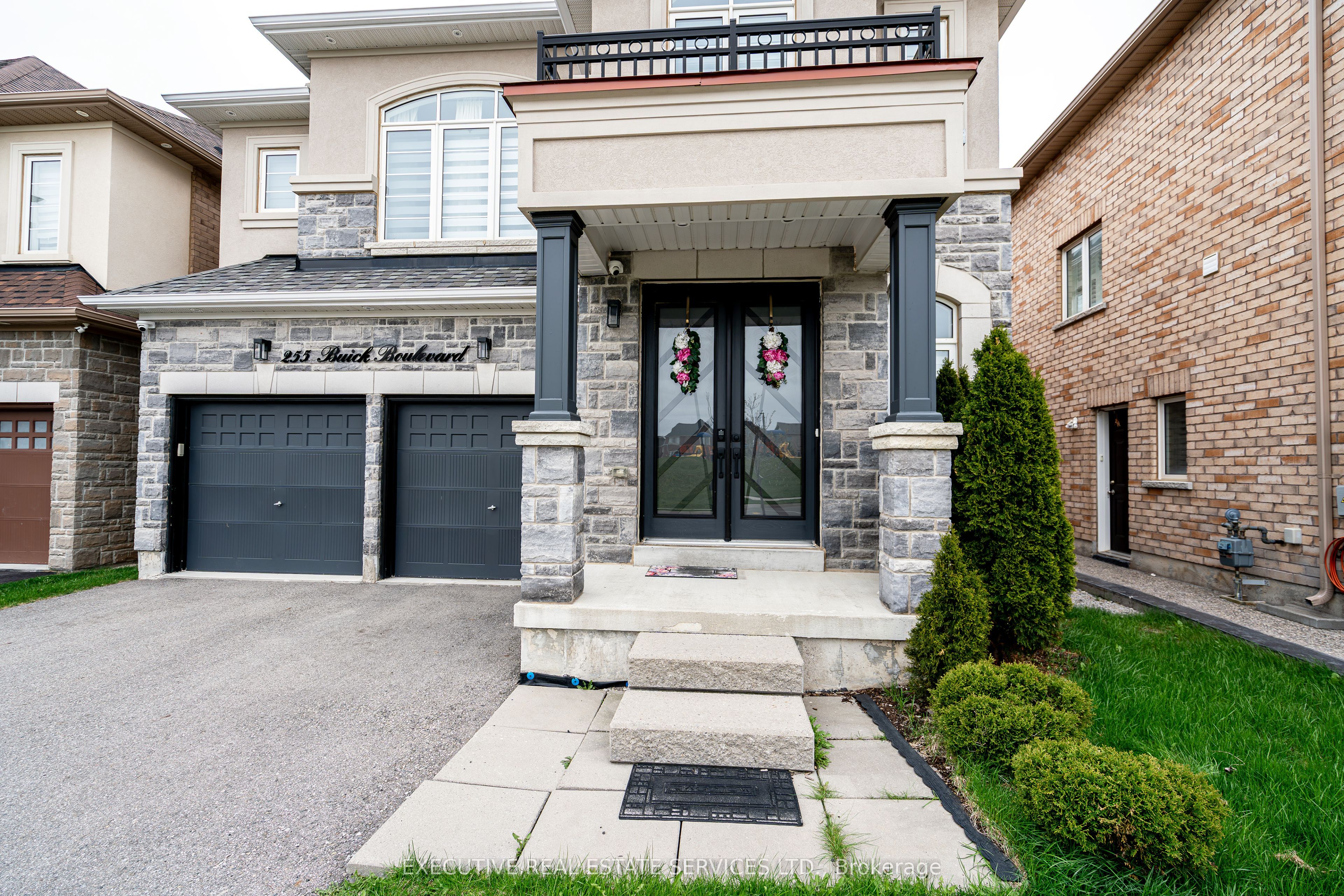 255 Buick Boulevard Property Photo 3