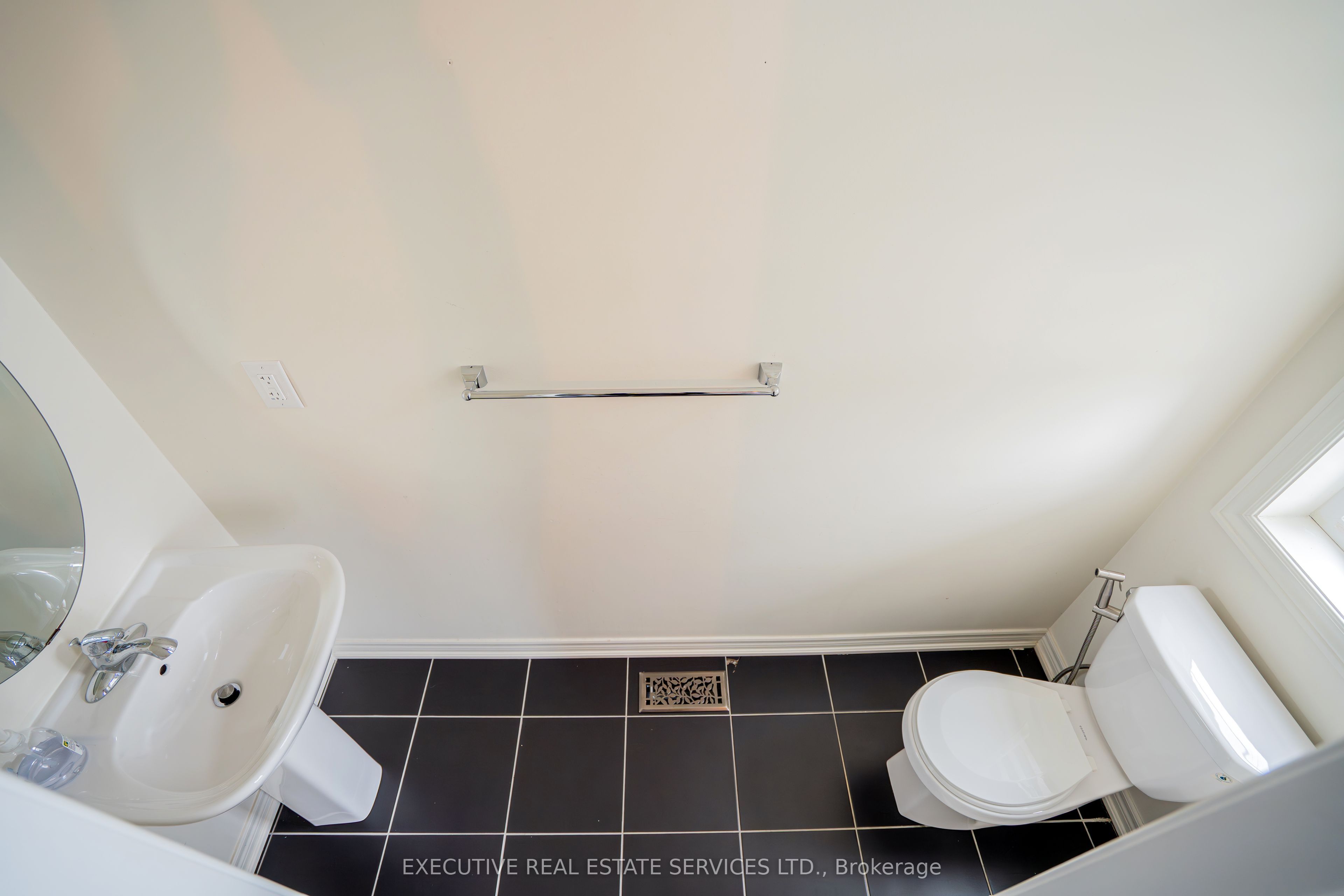 255 Buick Boulevard Property Photo 6