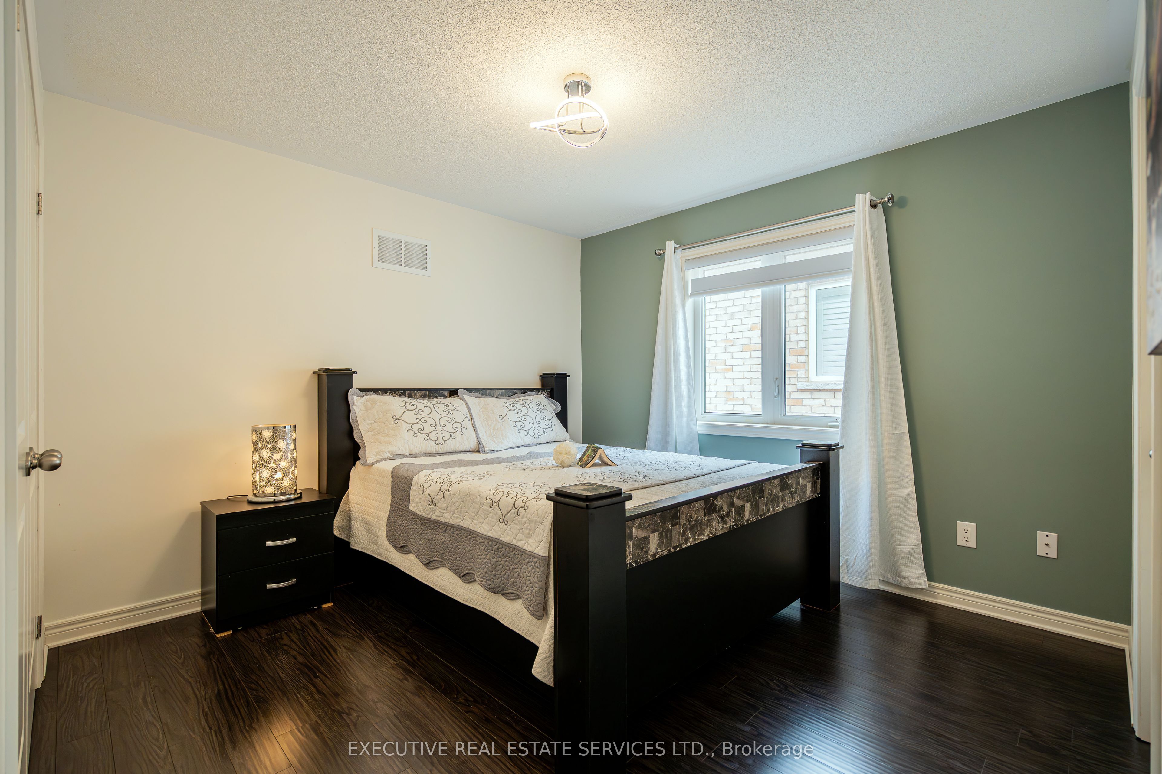 255 Buick Boulevard Property Photo 27