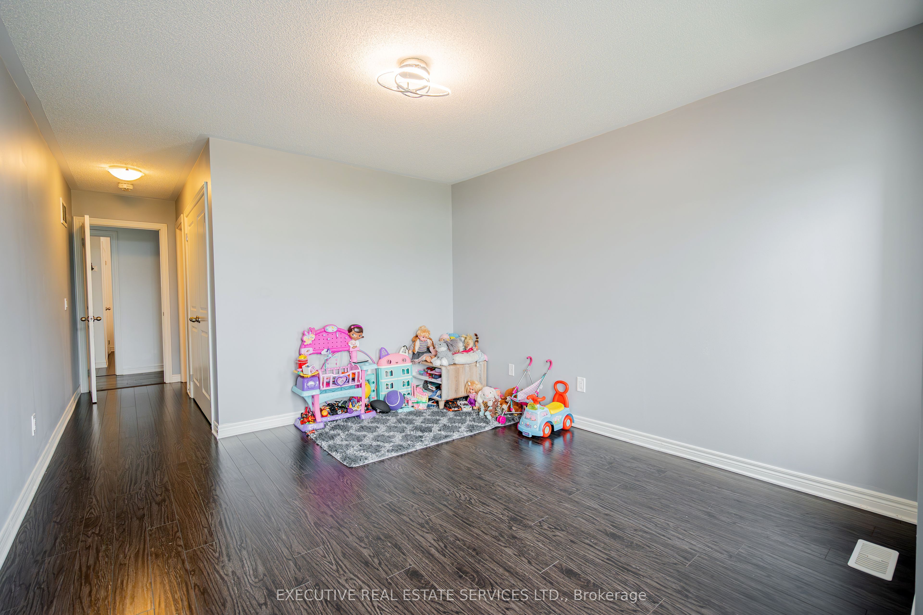 255 Buick Boulevard Property Photo 29