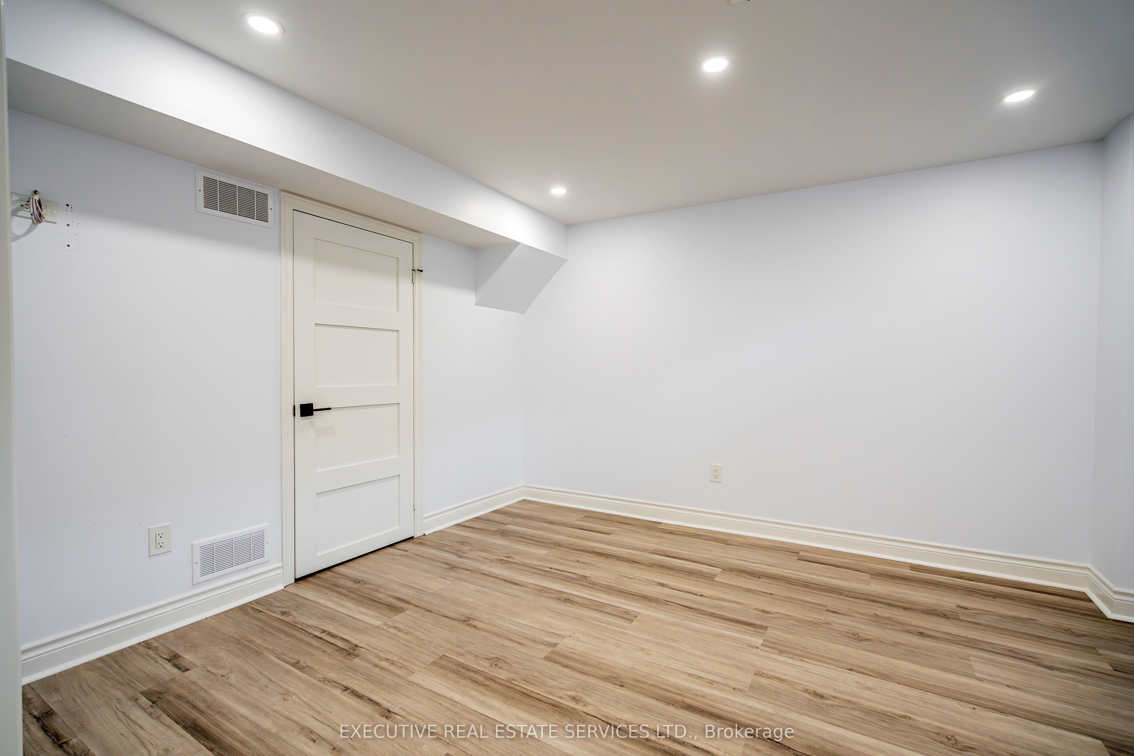 255 Buick Boulevard Property Photo 33