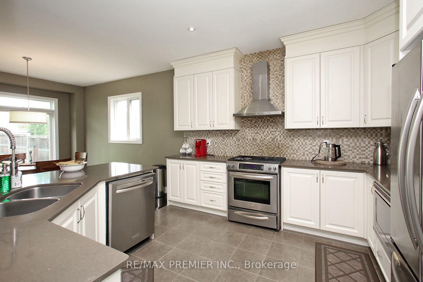 1525 Barbertown Road Property Photo 9
