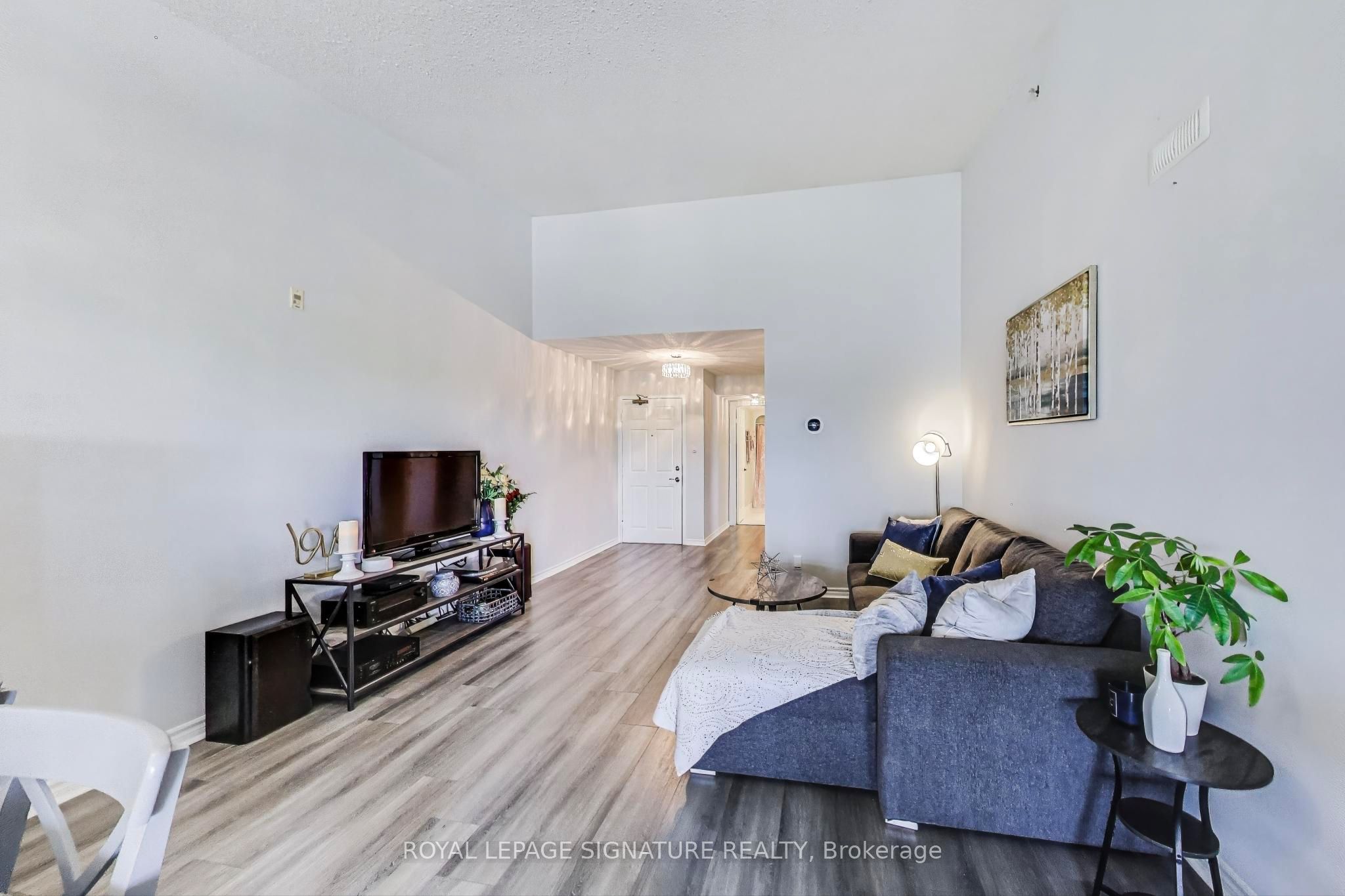 #411 - 1460 Bishops Gate Property Photo 8
