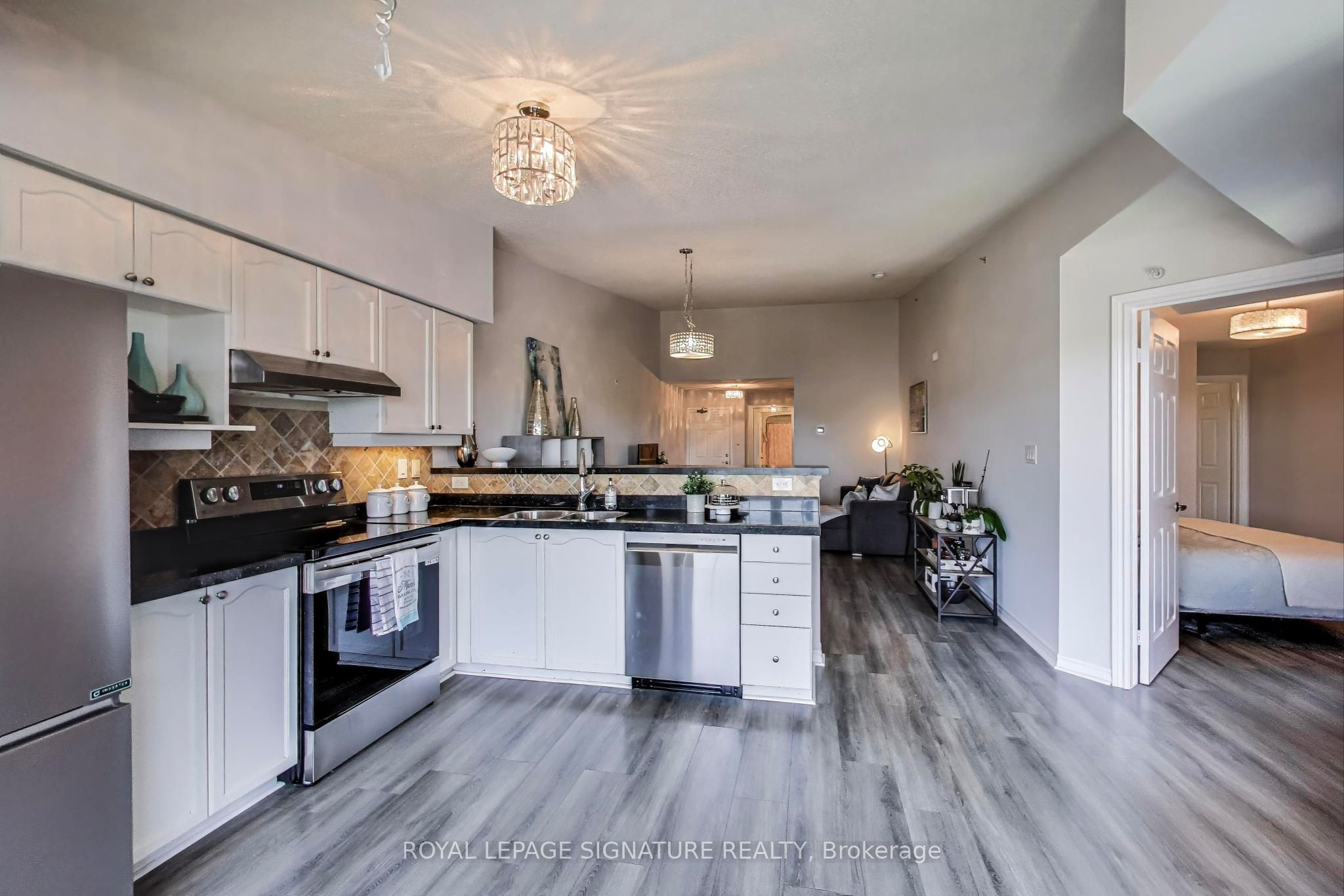 #411 - 1460 Bishops Gate Property Photo 12