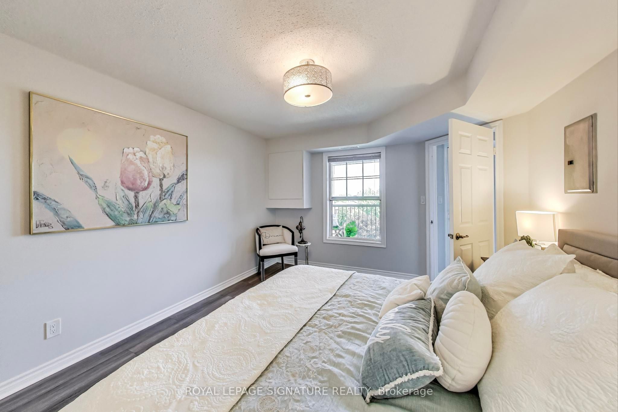 #411 - 1460 Bishops Gate Property Photo 14