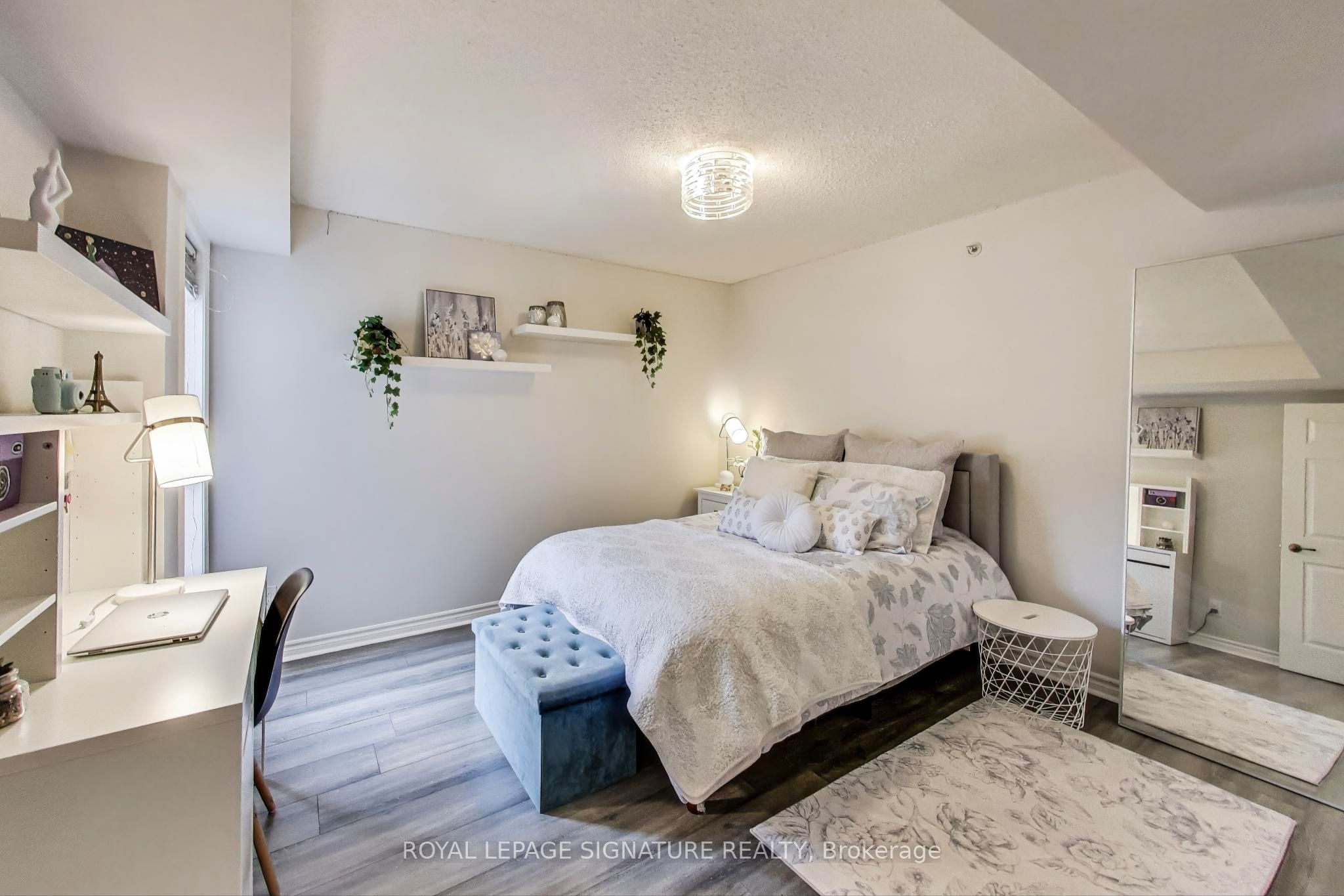 #411 - 1460 Bishops Gate Property Photo 16