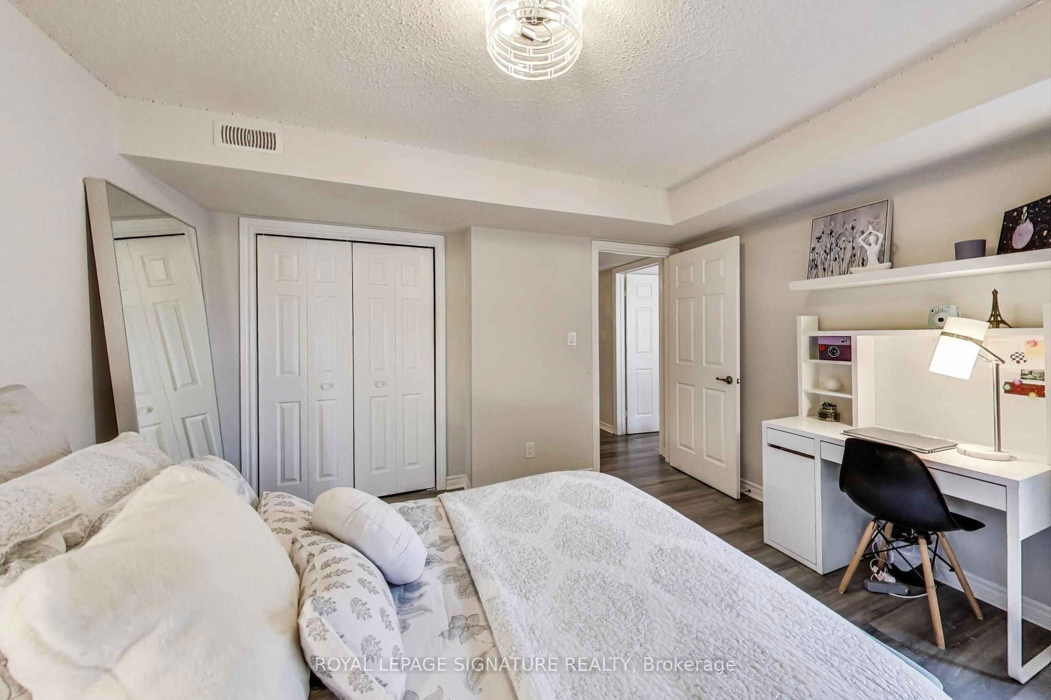 #411 - 1460 Bishops Gate Property Photo 17