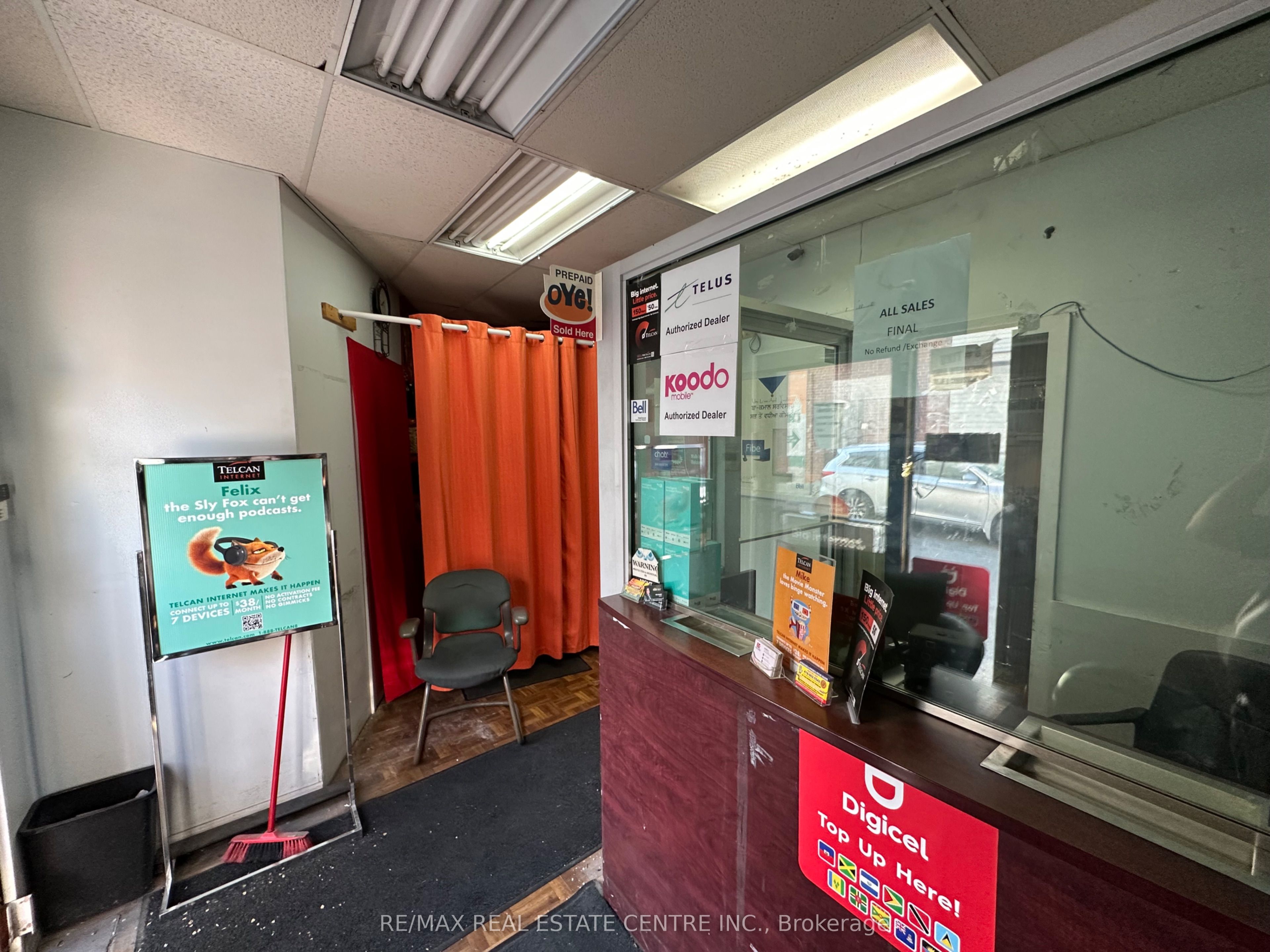 20 Dundas Street E #3 Property Photo 3