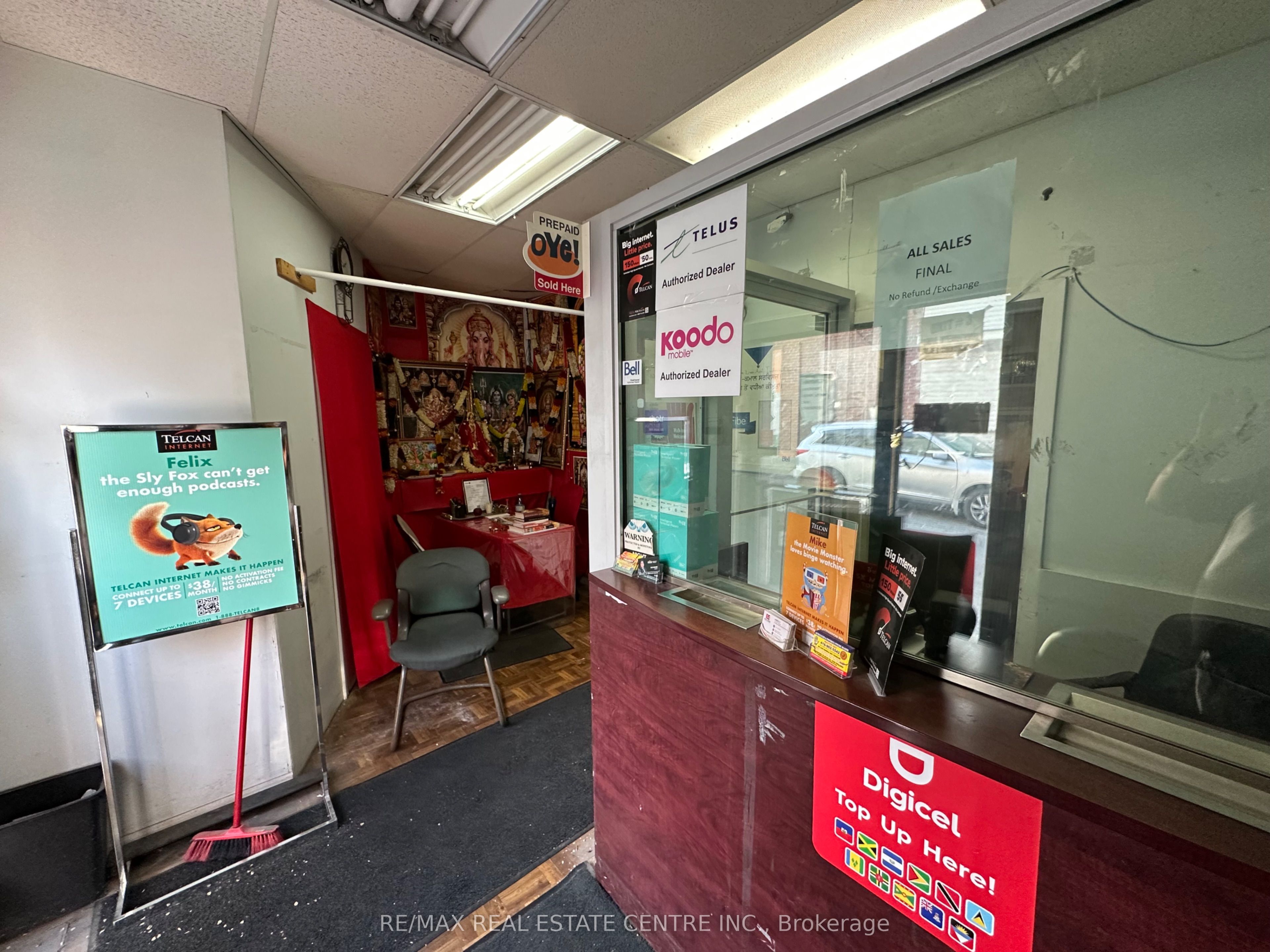 20 Dundas Street E #3 Property Photo 4