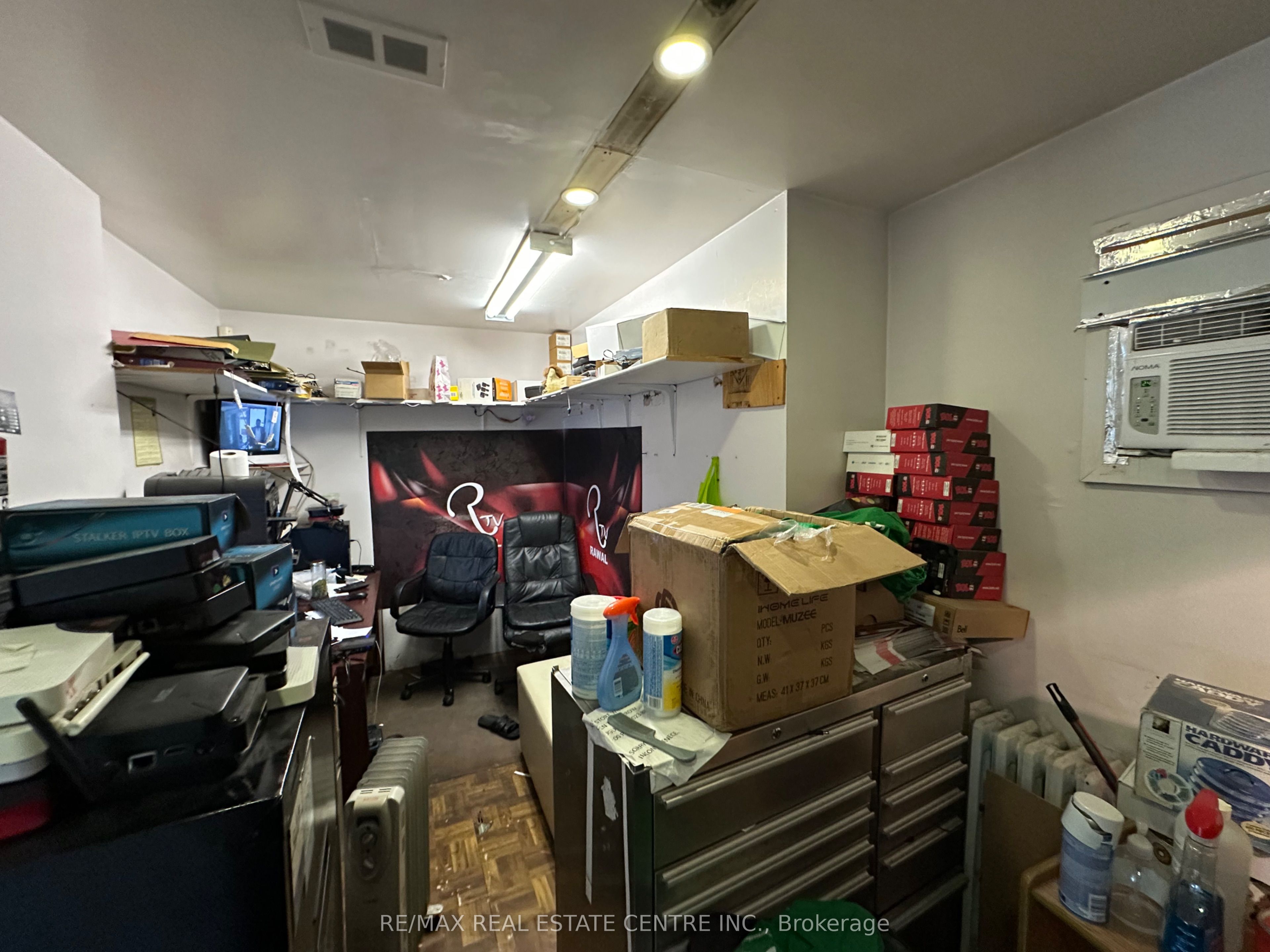 20 Dundas Street E #3 Property Photo 7