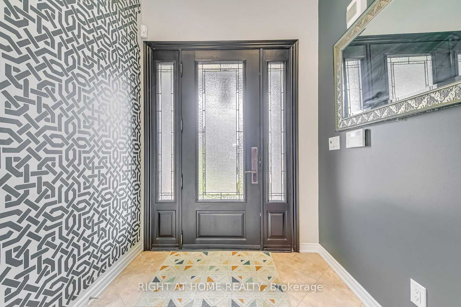2374 Wasaga Drive Property Photo 3