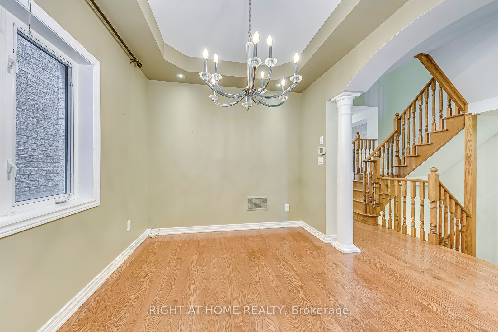 2374 Wasaga Drive Property Photo 6