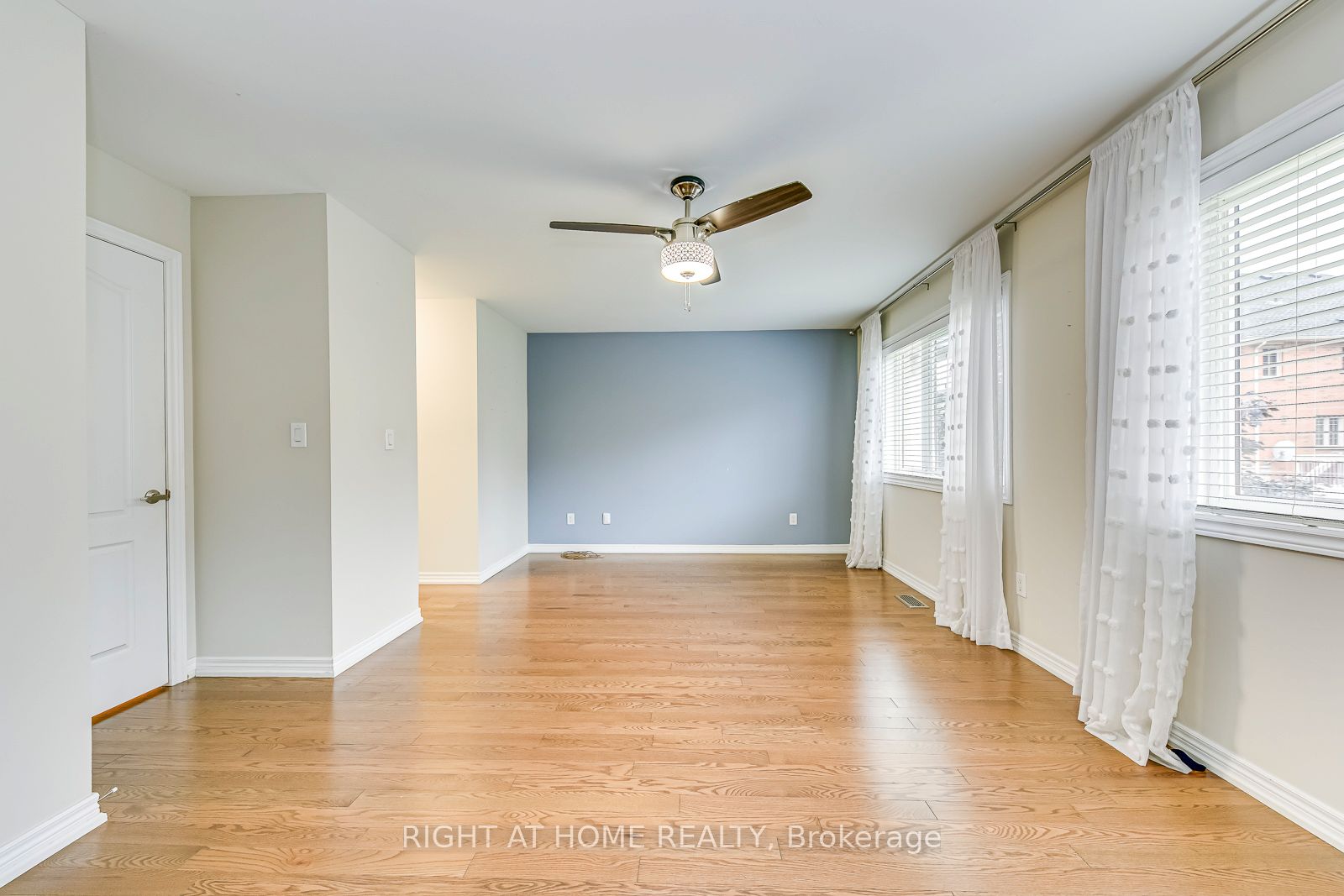 2374 Wasaga Drive Property Photo 24