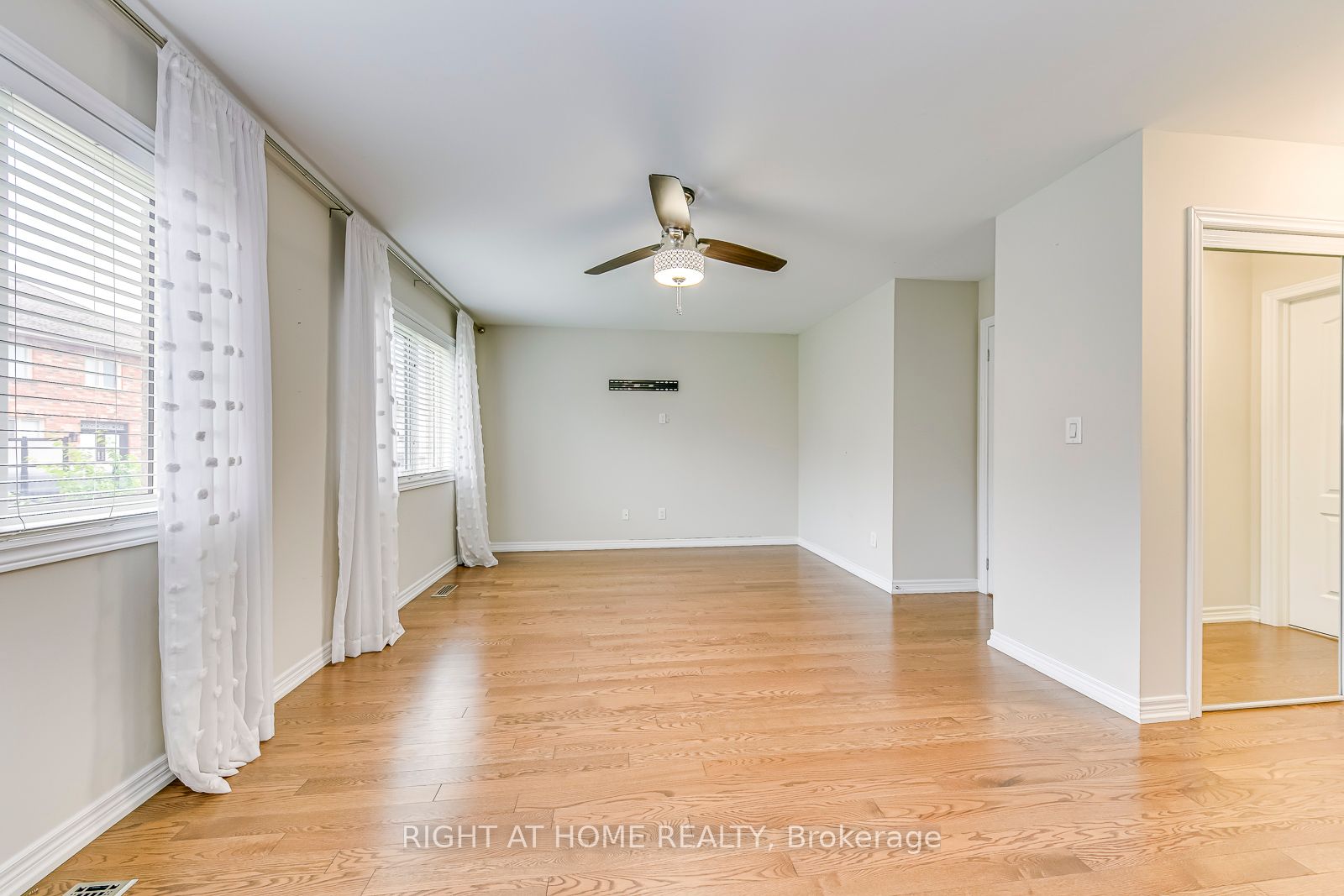 2374 Wasaga Drive Property Photo 25