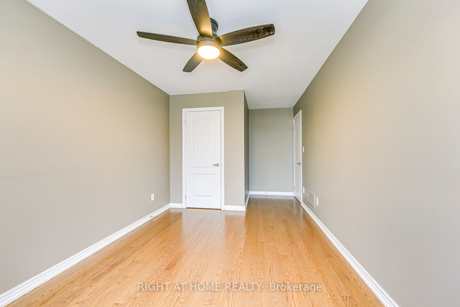 2374 Wasaga Drive Property Photo 30
