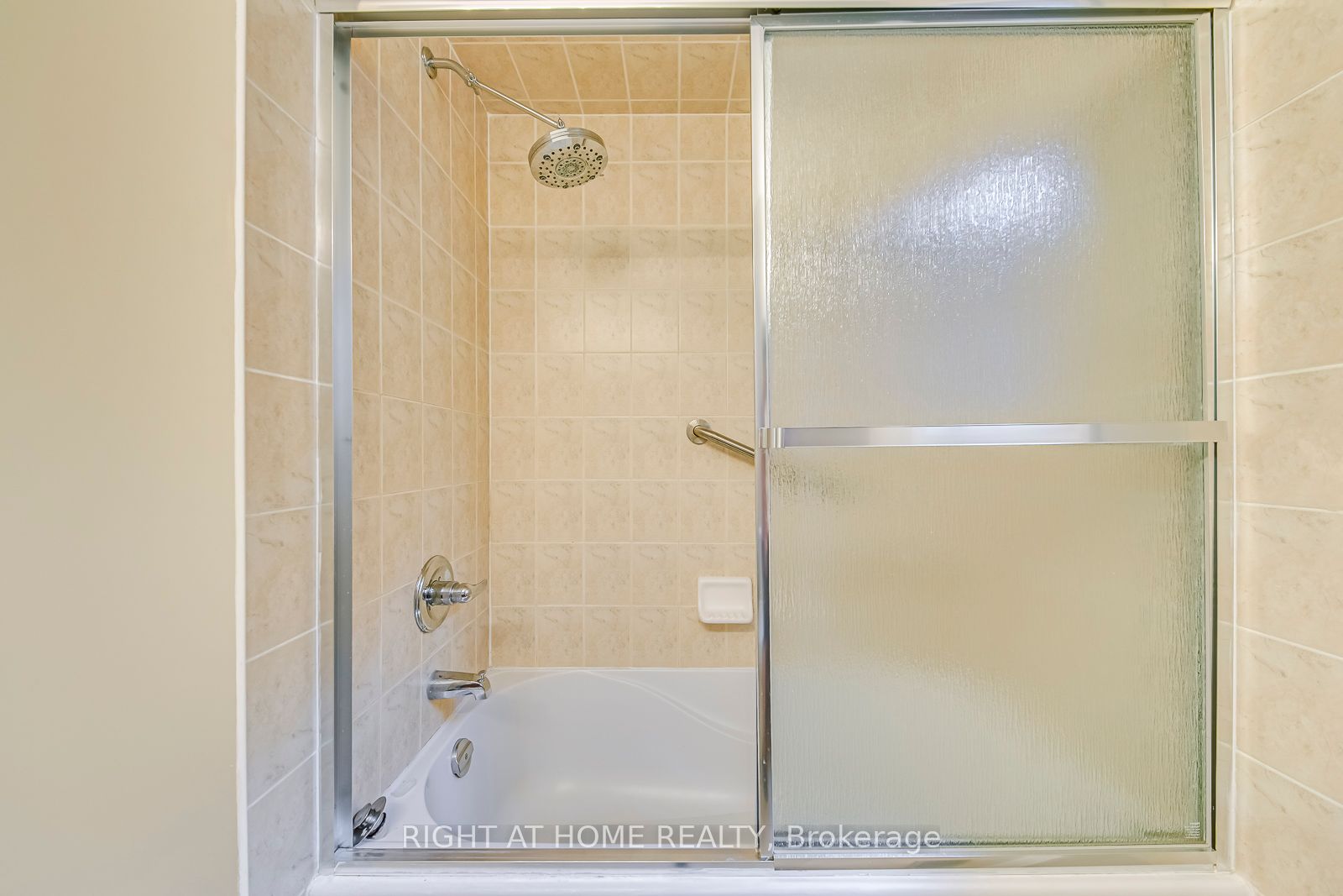 2374 Wasaga Drive Property Photo 35