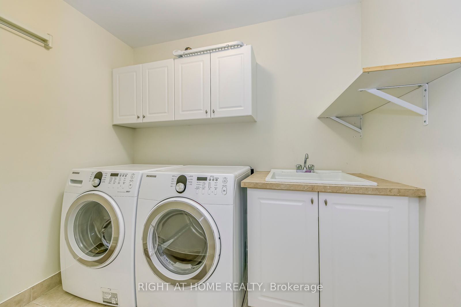 2374 Wasaga Drive Property Photo 36