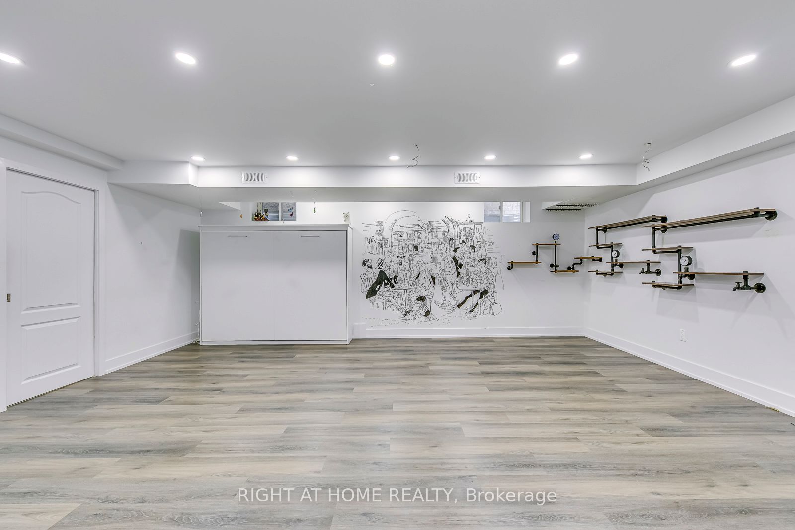 2374 Wasaga Drive Property Photo 40